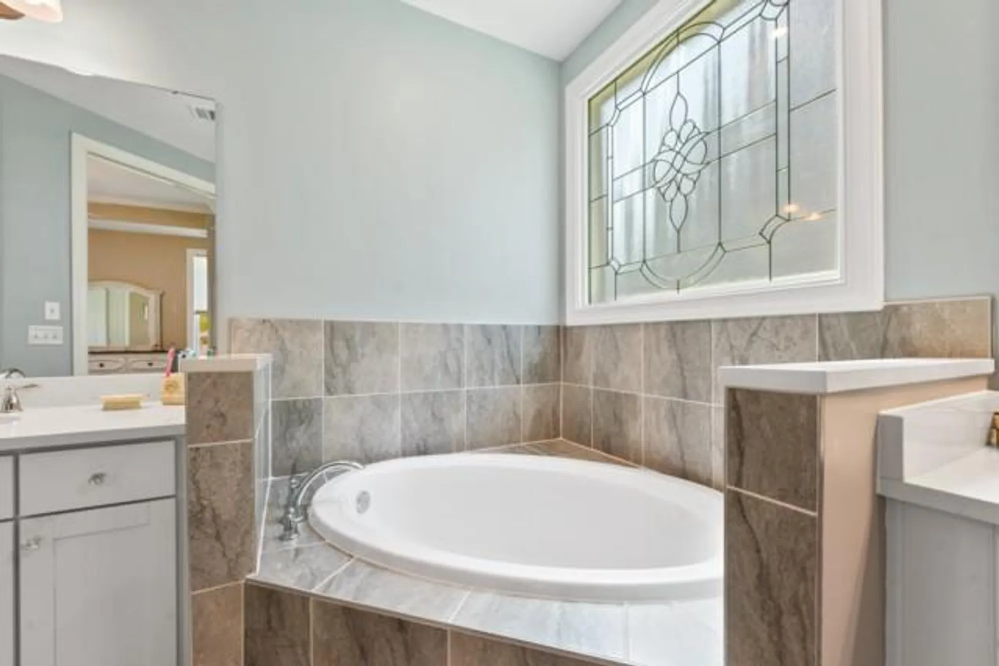 Property Slideshow image 22 of 82 | 215 silver ct, Hoschton, GA, 30548