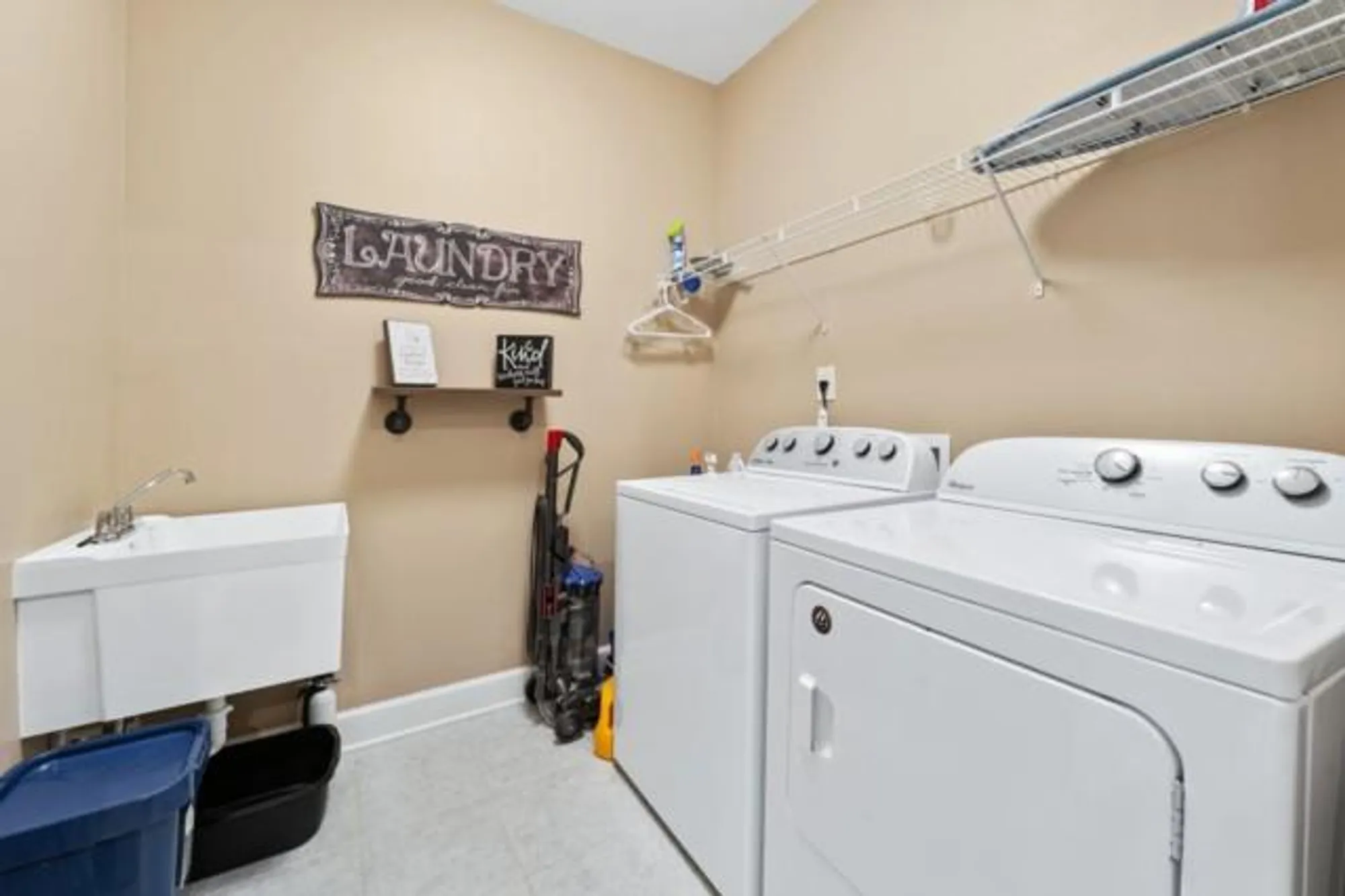 Property Slideshow image 29 of 82 | 215 silver ct, Hoschton, GA, 30548