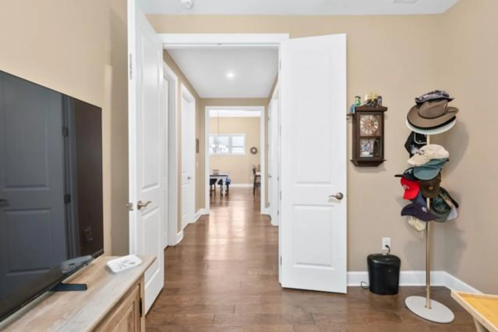 Property Slideshow image 28 of 82 | 215 silver ct, Hoschton, GA, 30548