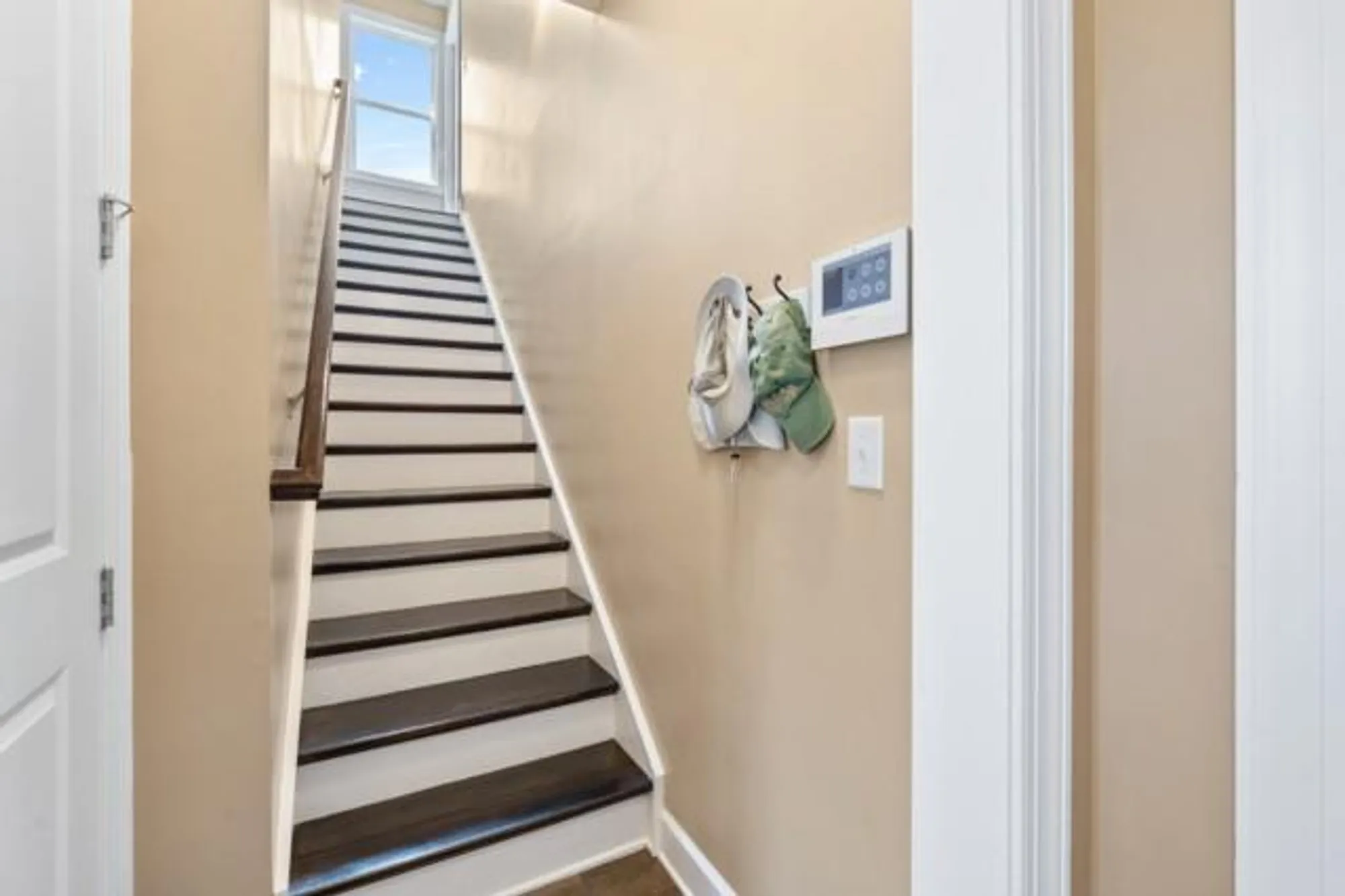 Property Slideshow image 30 of 82 | 215 silver ct, Hoschton, GA, 30548