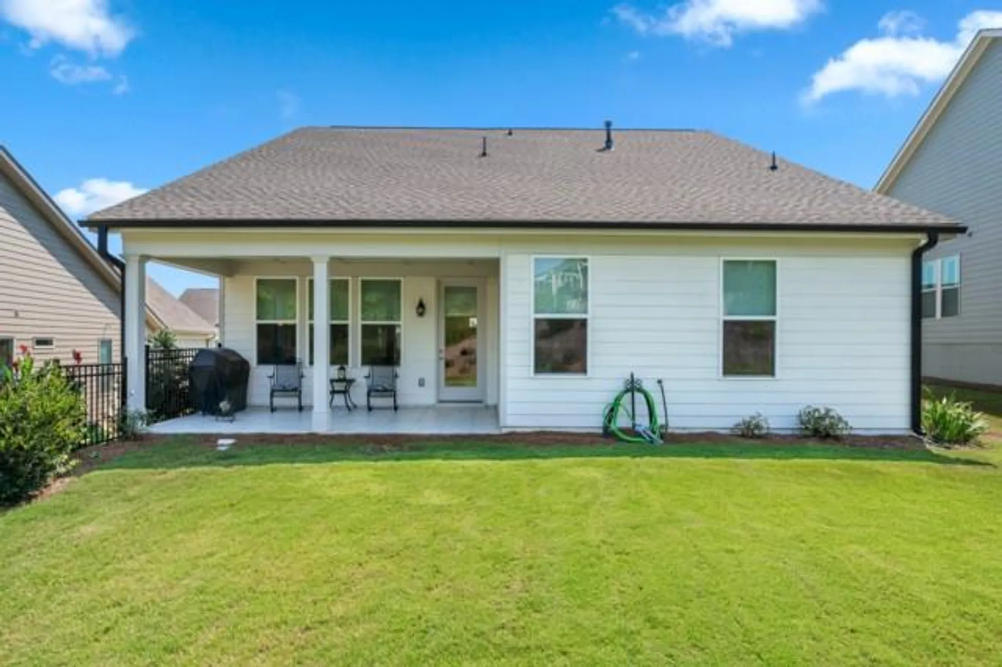 Property Slideshow image 35 of 82 | 215 silver ct, Hoschton, GA, 30548