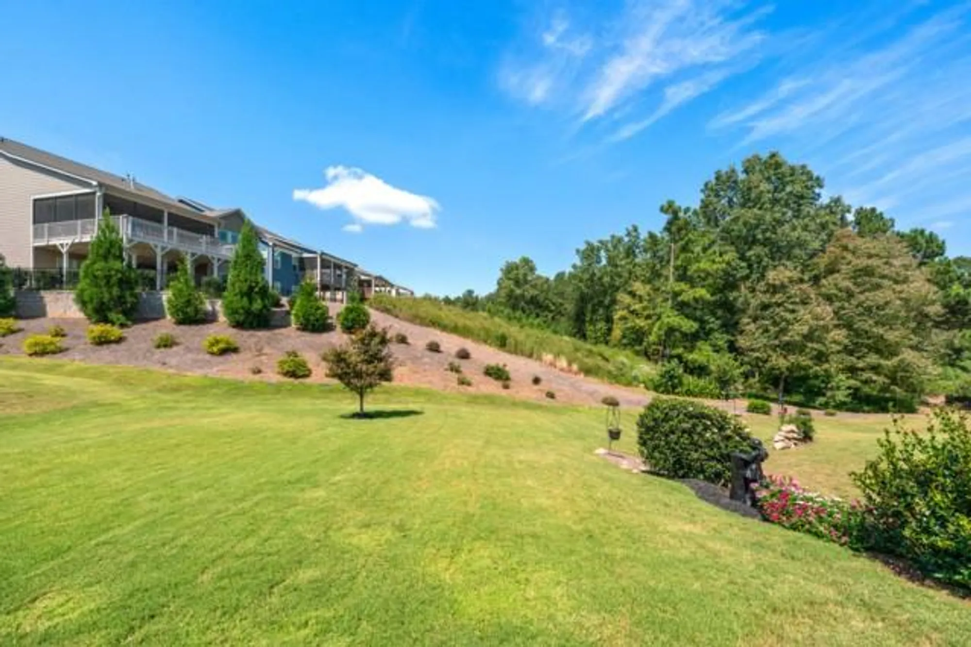 Property Slideshow image 37 of 82 | 215 silver ct, Hoschton, GA, 30548