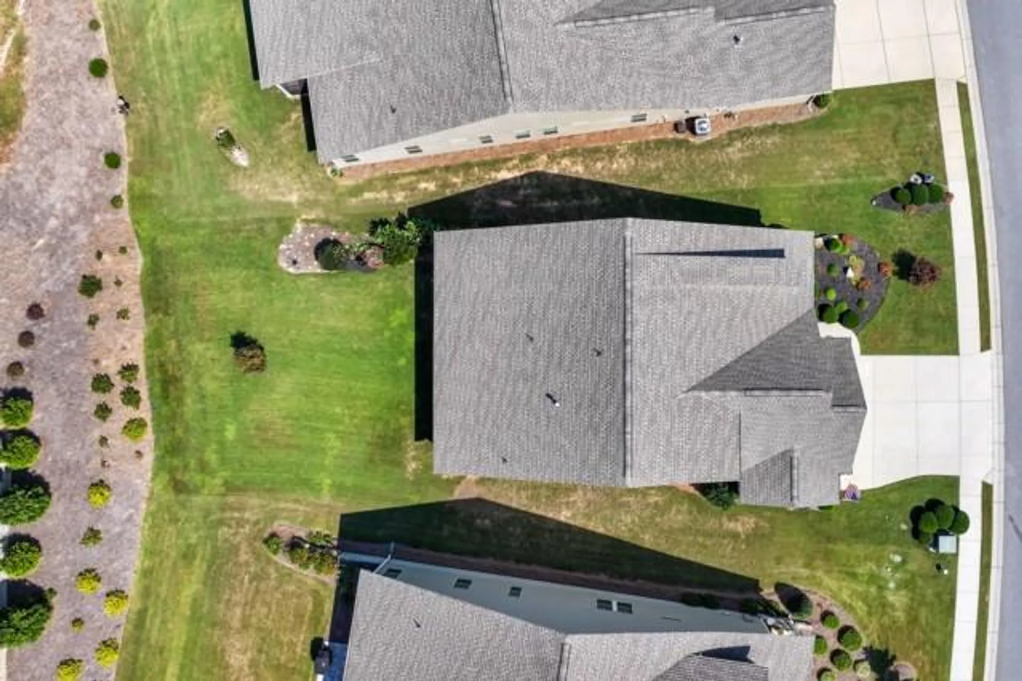 Property Slideshow image 42 of 82 | 215 silver ct, Hoschton, GA, 30548