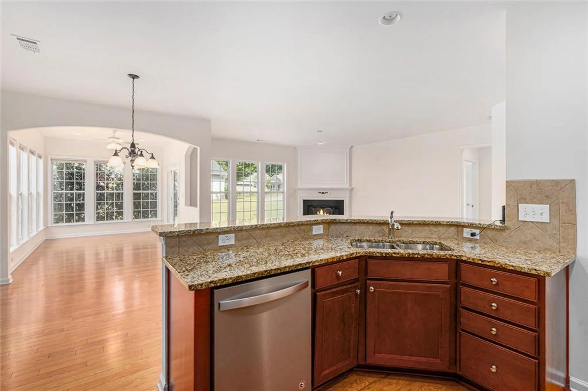 Property Slideshow image 13 of 32 | 506 orchid lights court ct, Griffin, GA, 30223