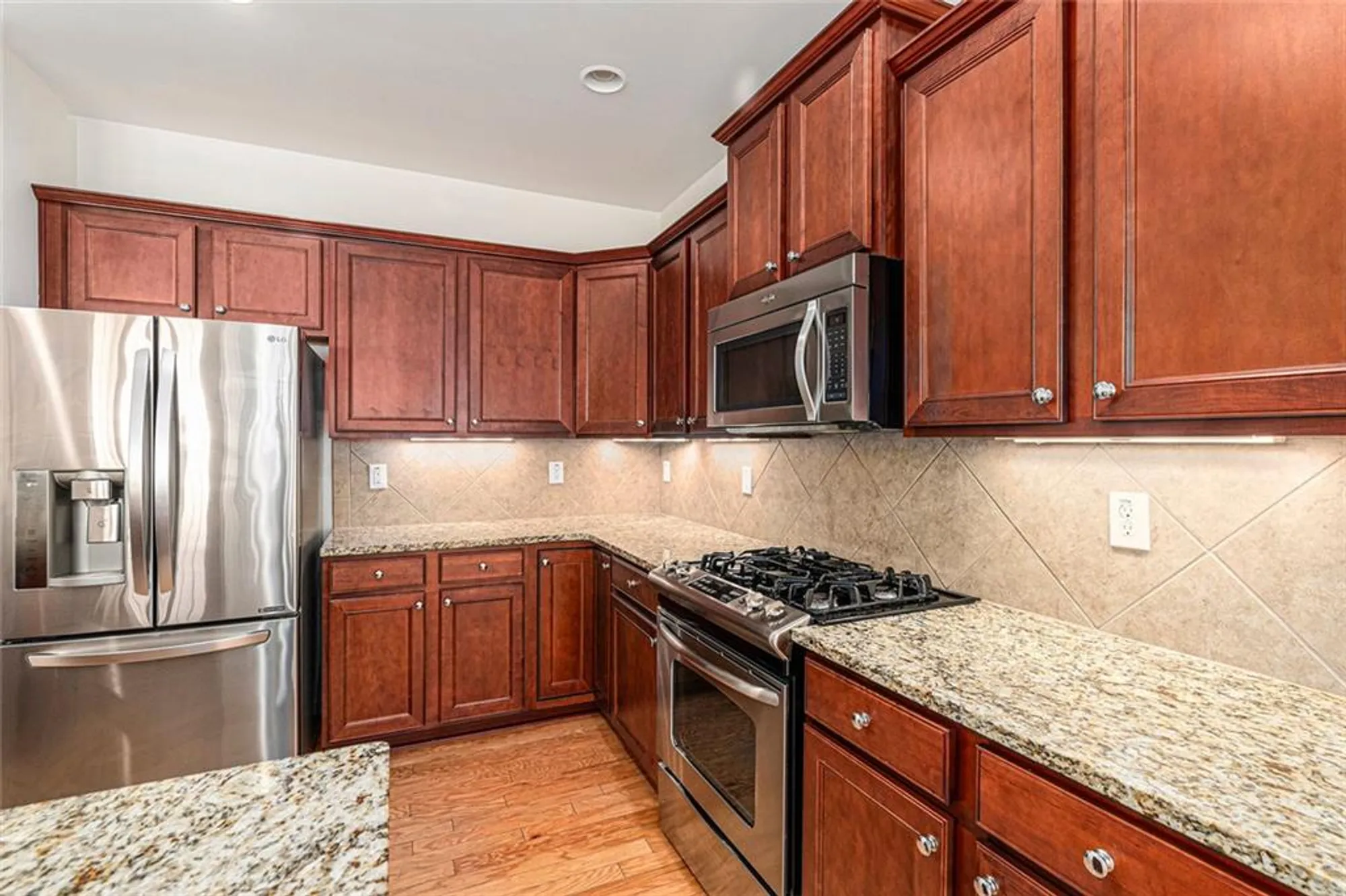 Property Slideshow image 12 of 32 | 506 orchid lights court ct, Griffin, GA, 30223