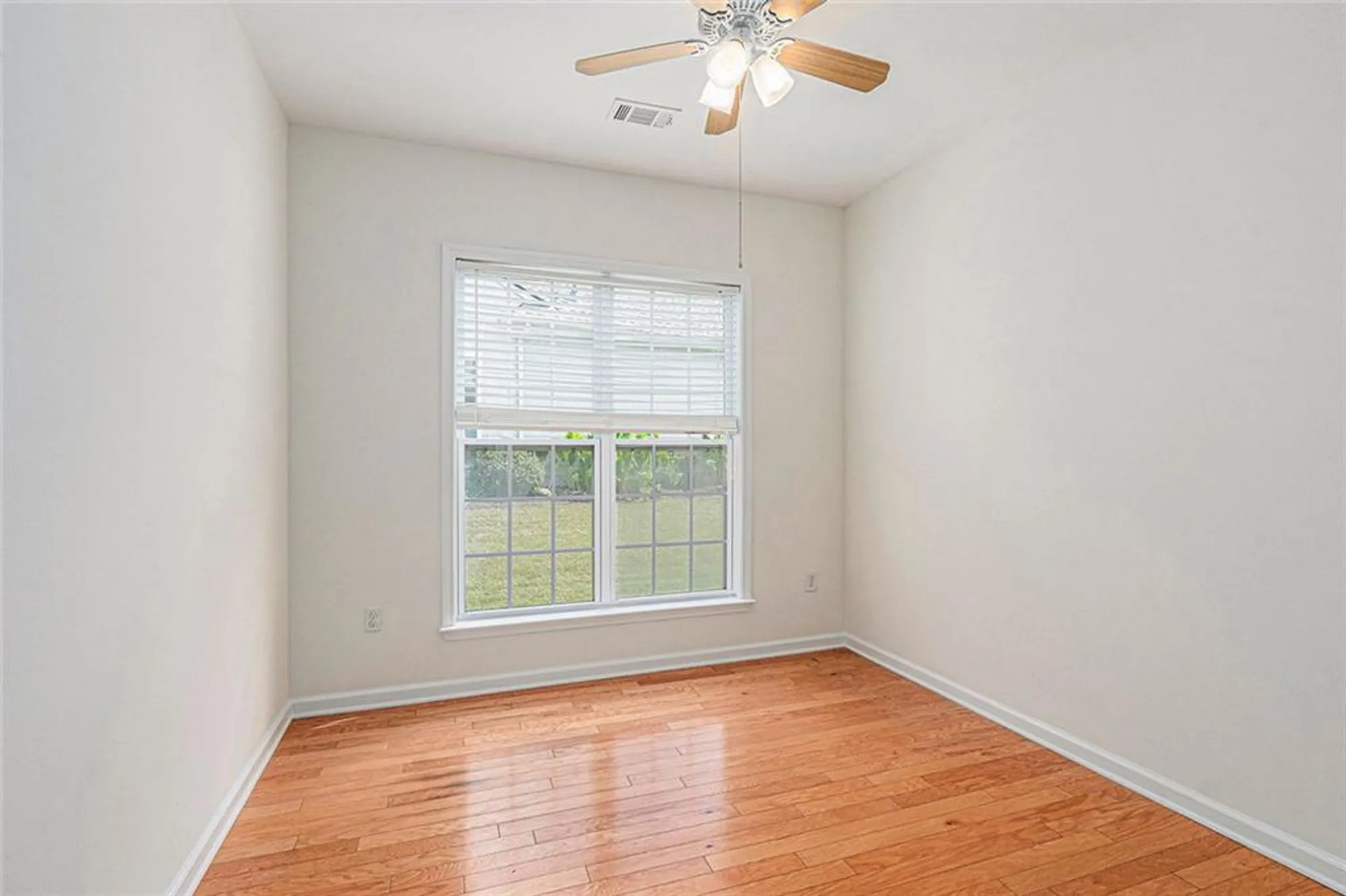 Property Slideshow image 15 of 32 | 506 orchid lights court ct, Griffin, GA, 30223