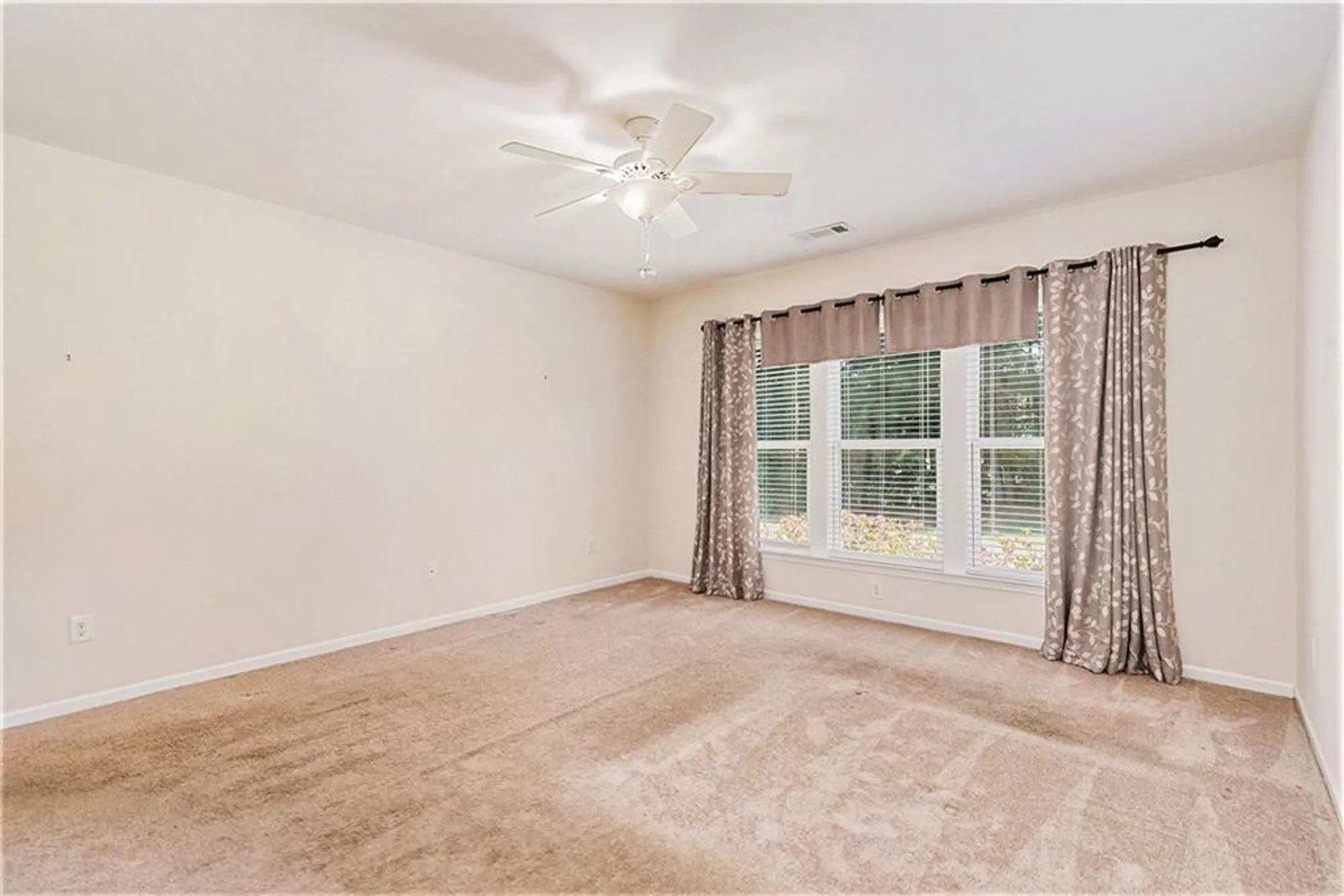 Property Slideshow image 24 of 36 | 118 jasper ct, Griffin, GA, 30223