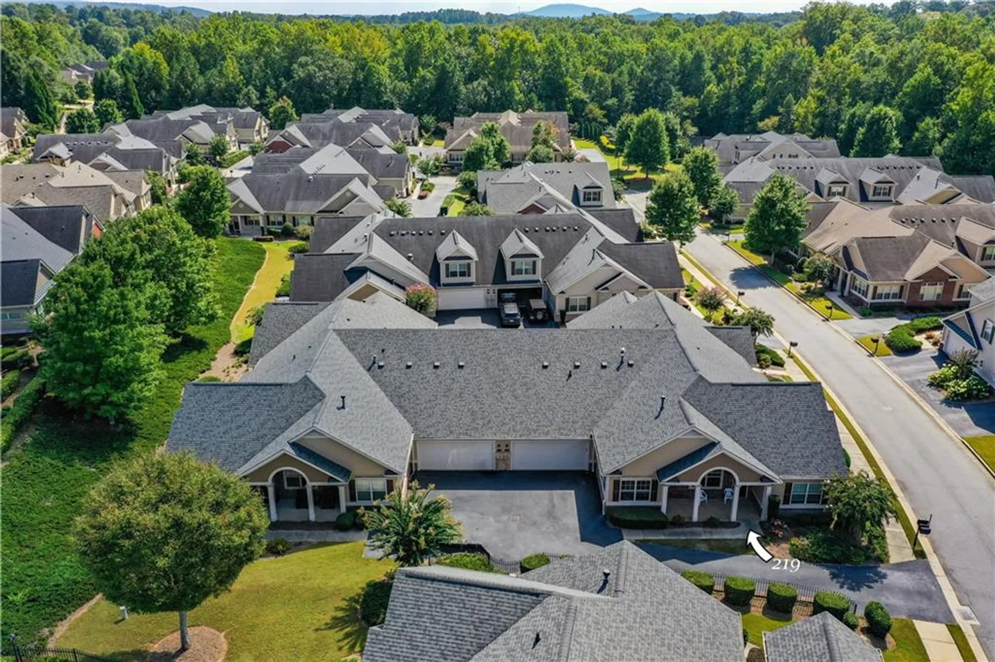 Property Slideshow image 32 of 55 | 219 orchards cir, Woodstock, GA, 30188