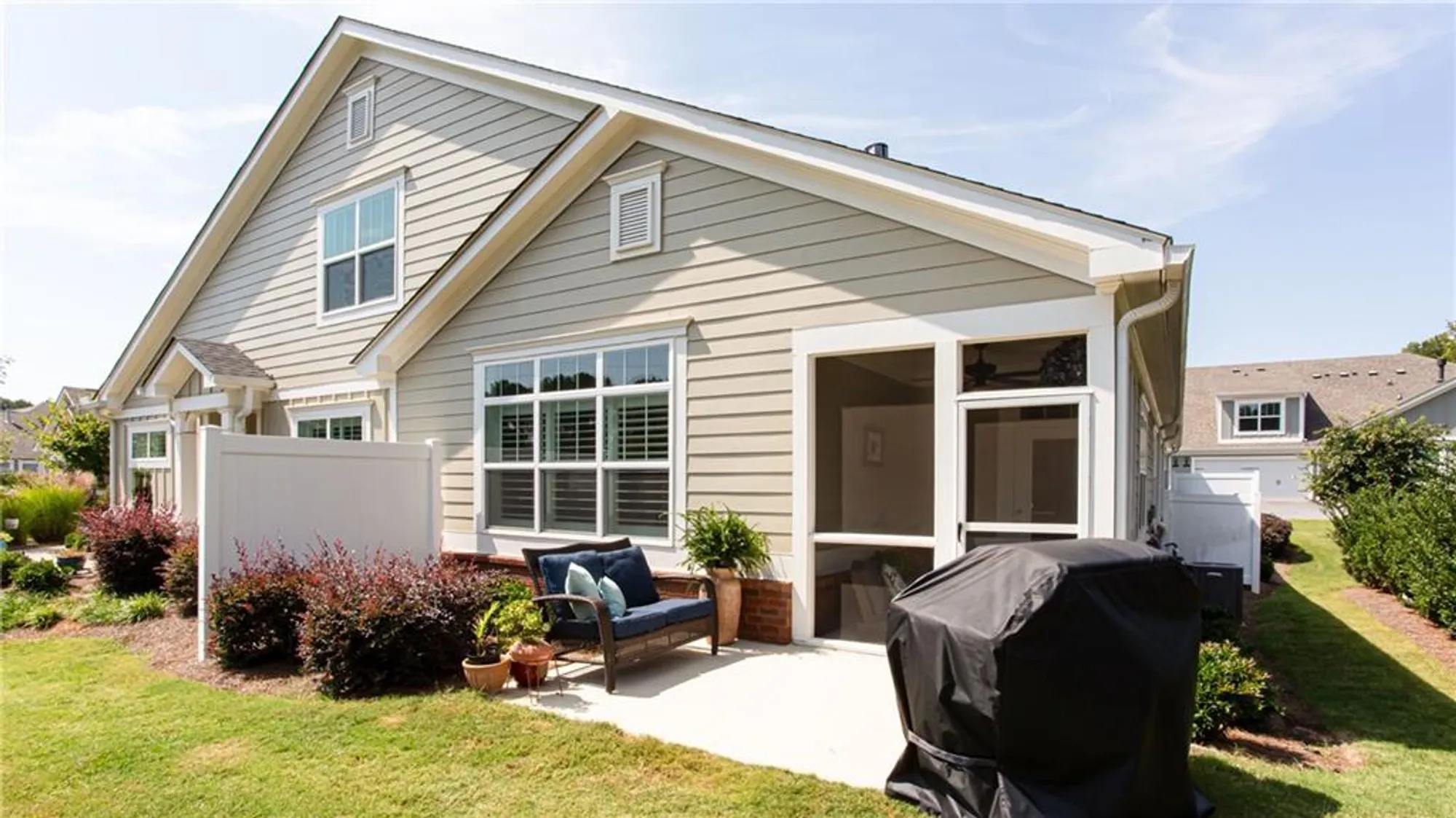 Property Slideshow image 5 of 48 | 1601 lexington green pnes, Cumming, GA, 30040