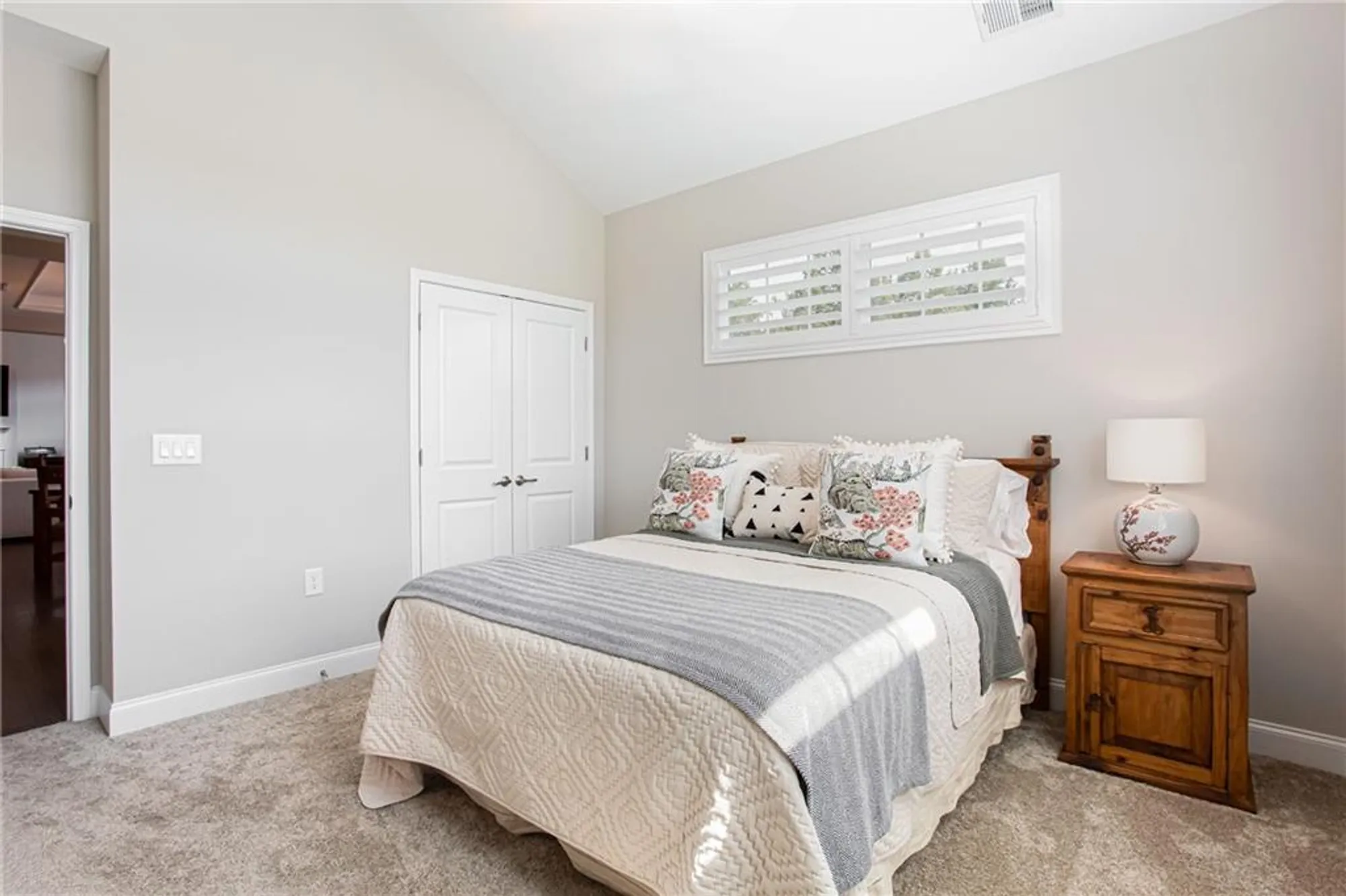 Property Slideshow image 31 of 48 | 1601 lexington green pnes, Cumming, GA, 30040