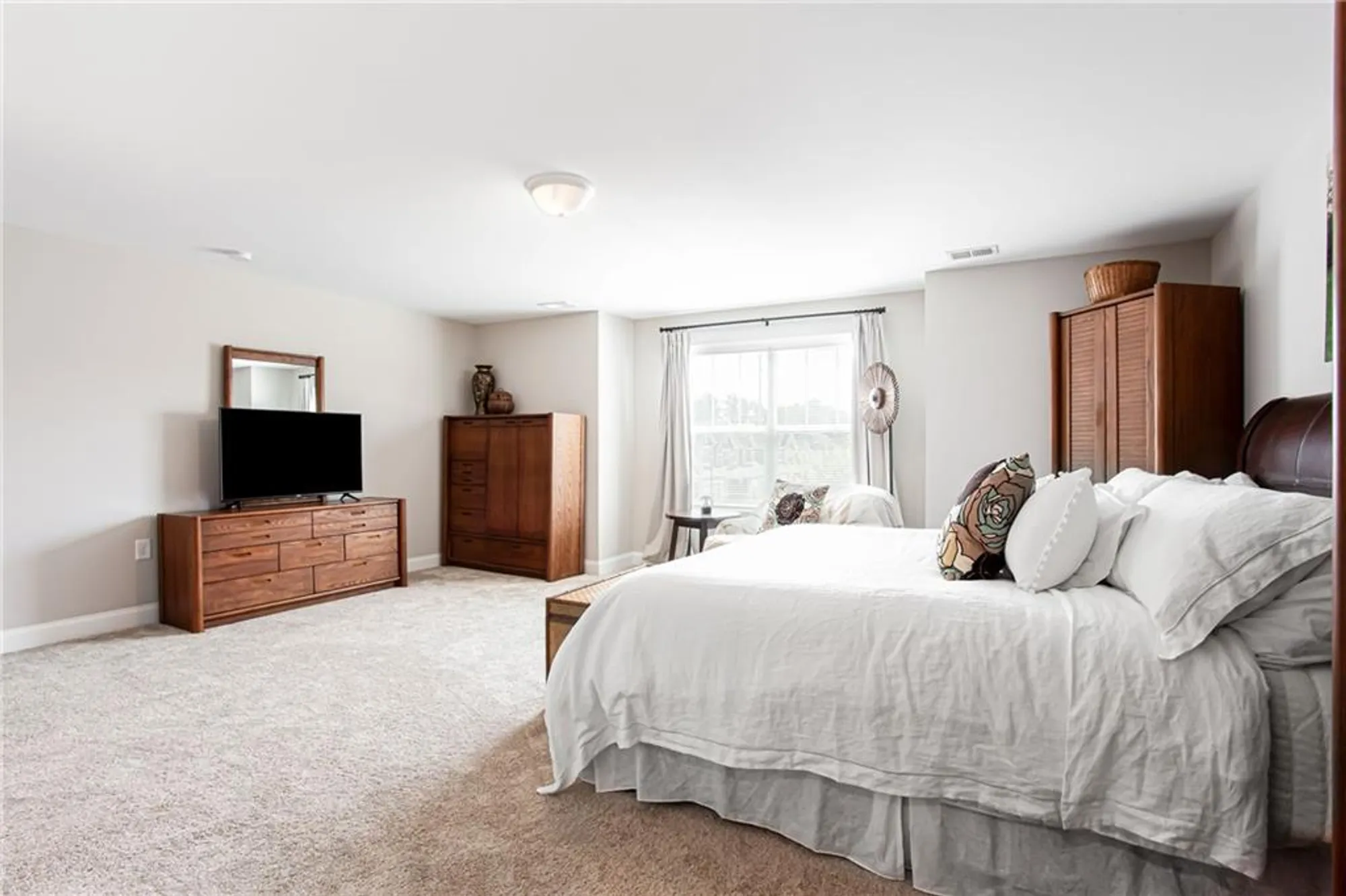 Property Slideshow image 38 of 48 | 1601 lexington green pnes, Cumming, GA, 30040