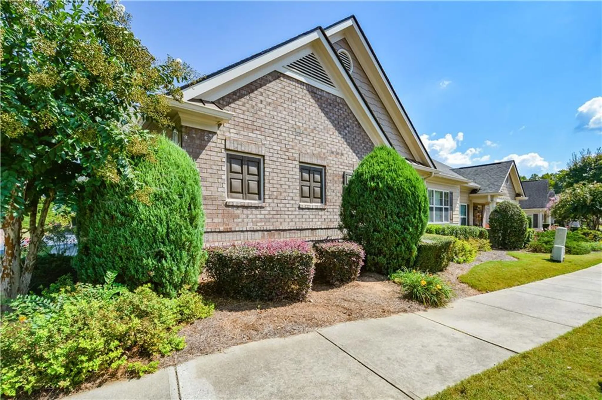 Property Slideshow image 30 of 55 | 219 orchards cir, Woodstock, GA, 30188