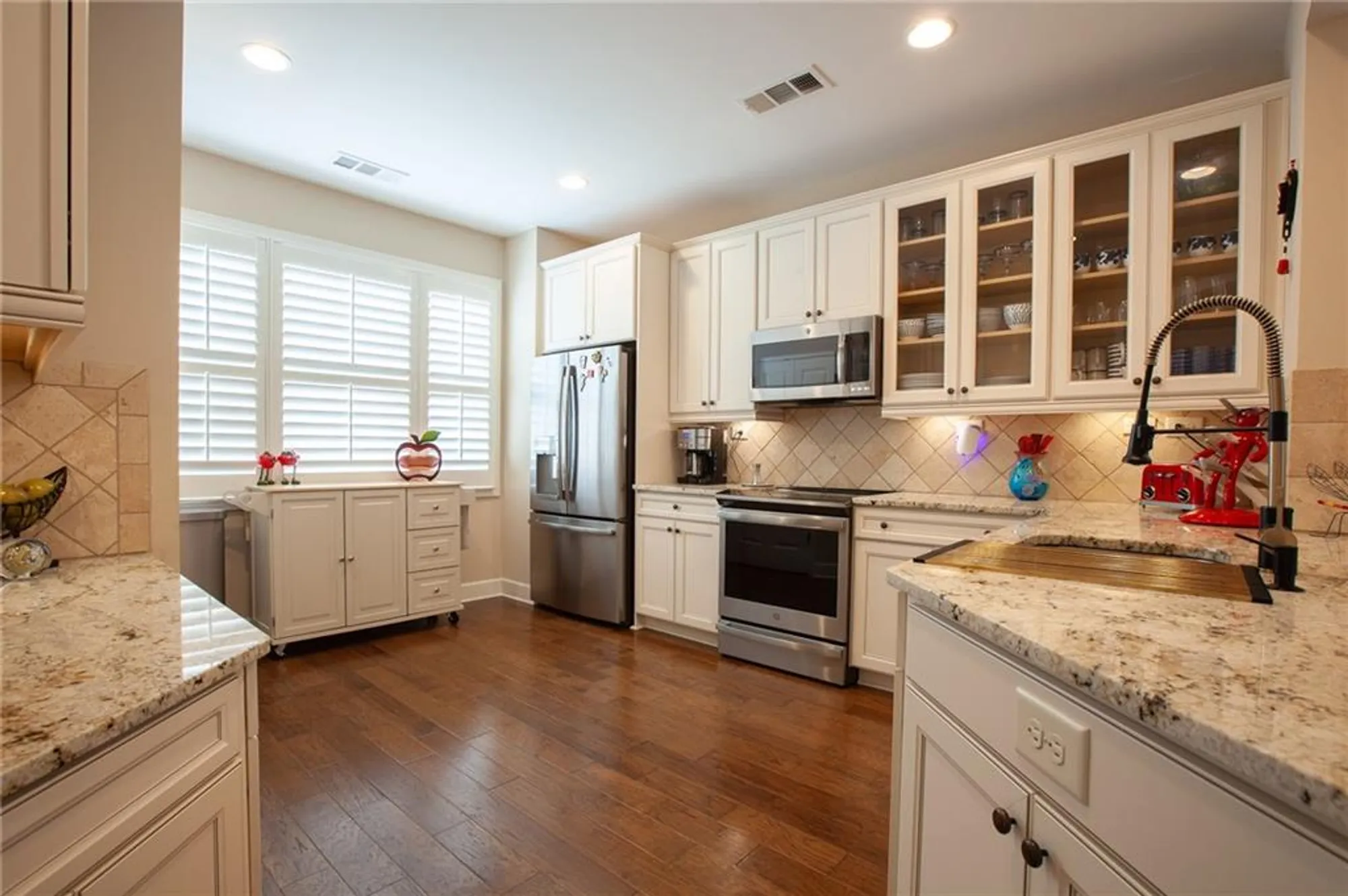 Property Slideshow image 8 of 45 | 3541 cresswind pkwy, Gainesville, GA, 30504