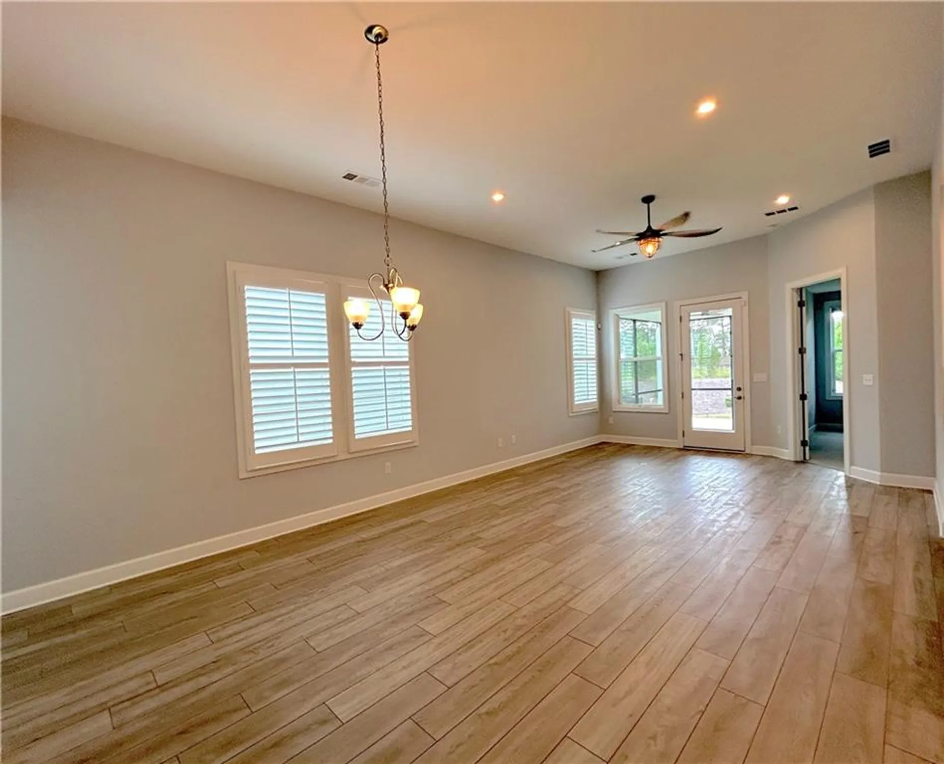 Property Slideshow image 3 of 22 | 560 ontario ln, Hoschton, GA, 30548