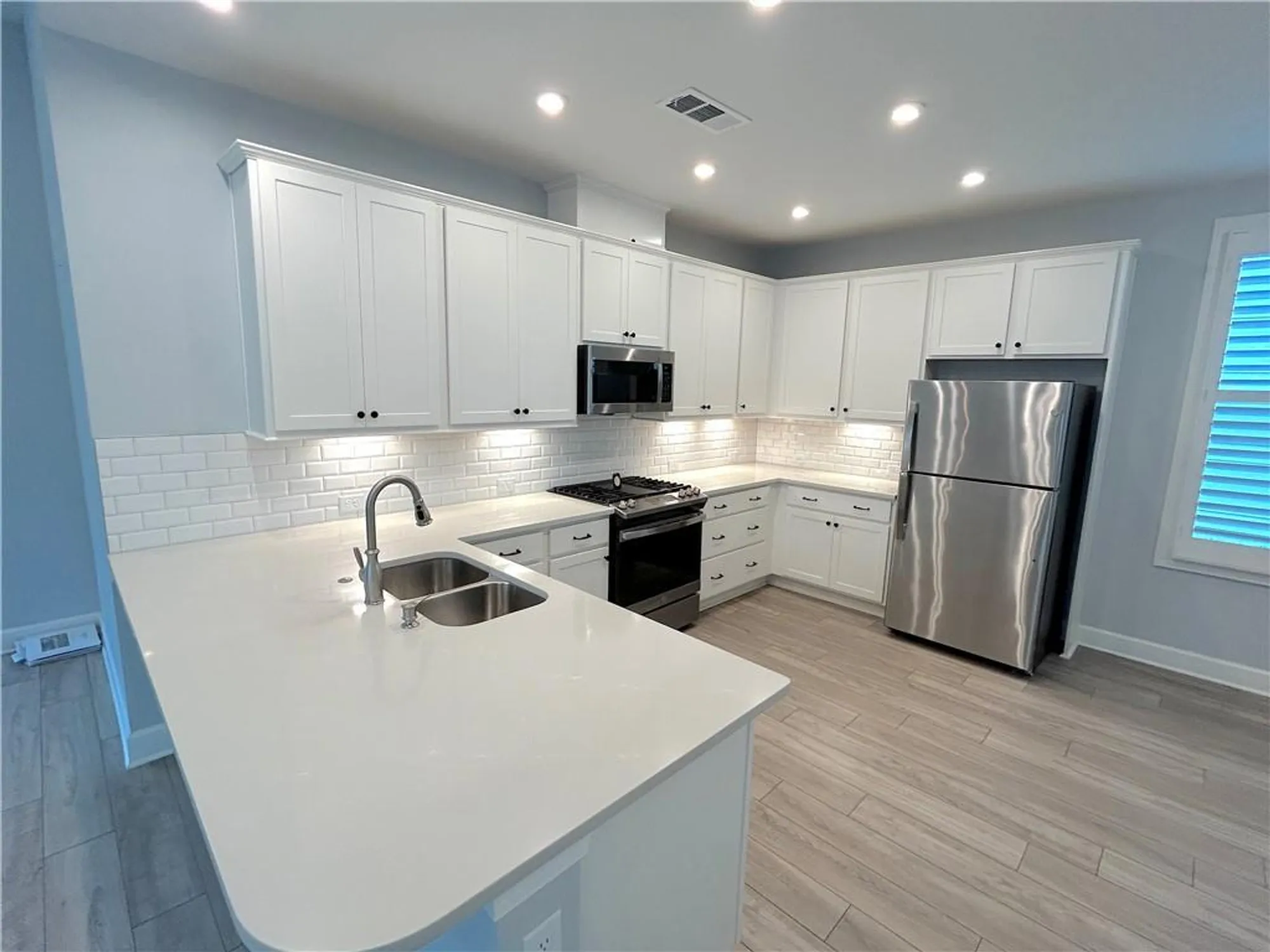 Property Slideshow image 5 of 22 | 560 ontario ln, Hoschton, GA, 30548