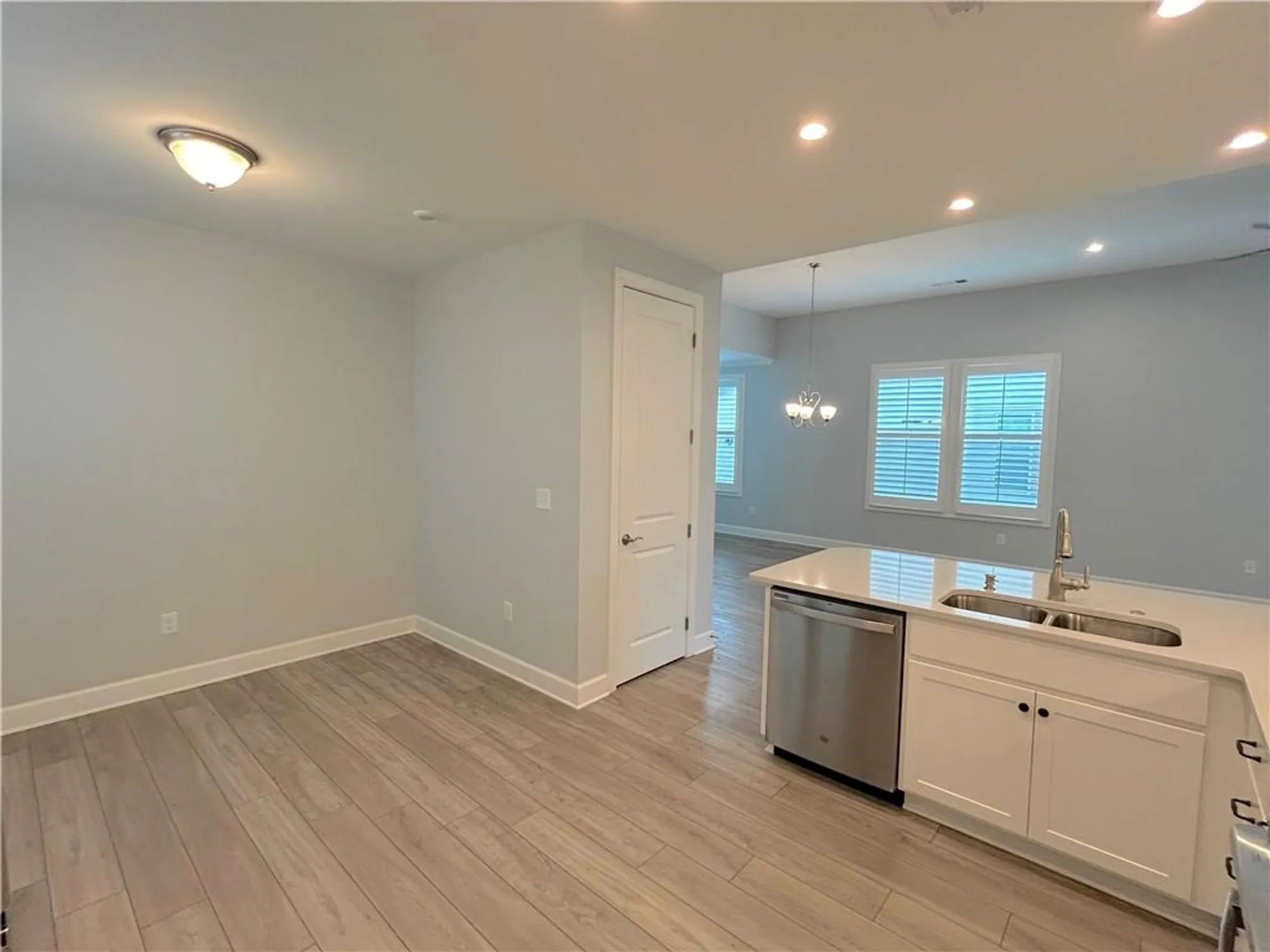 Property Slideshow image 7 of 22 | 560 ontario ln, Hoschton, GA, 30548