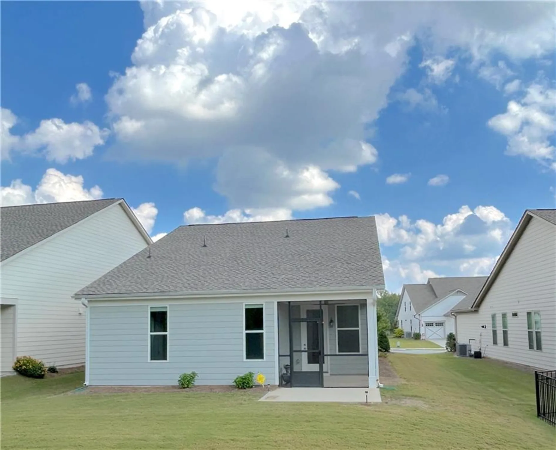 Property Slideshow image 16 of 22 | 560 ontario ln, Hoschton, GA, 30548