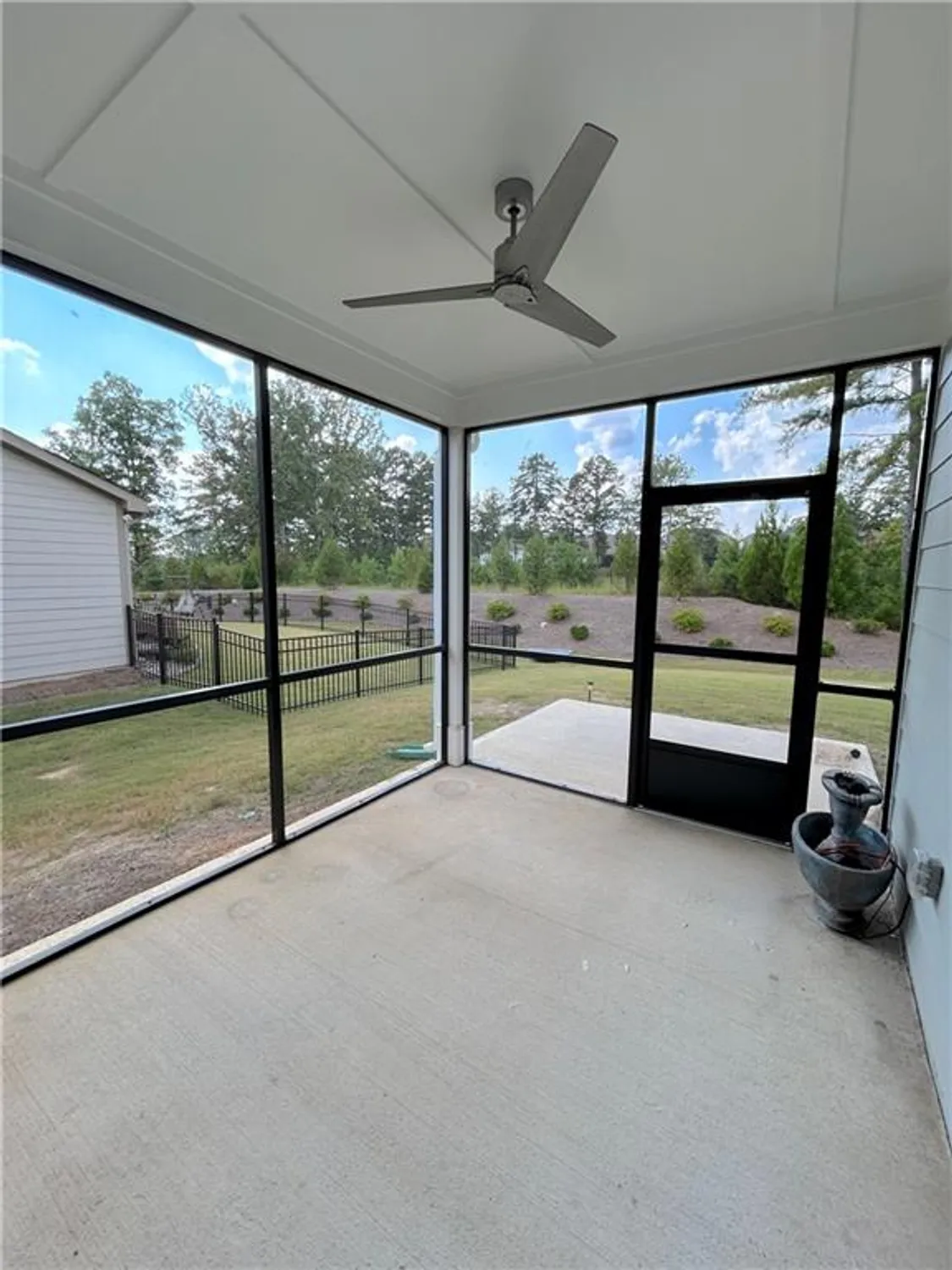 Property Slideshow image 21 of 22 | 560 ontario ln, Hoschton, GA, 30548