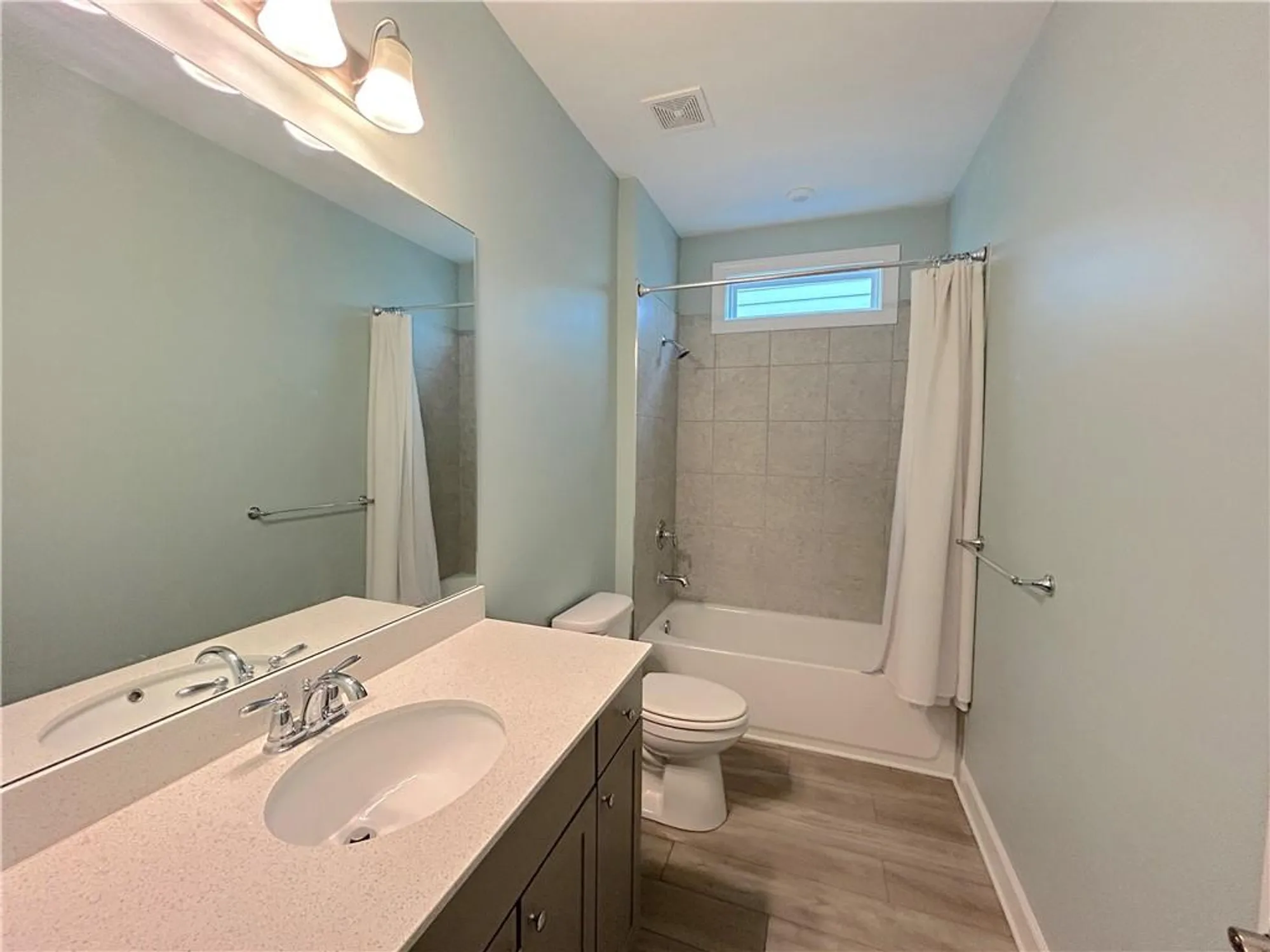 Property Slideshow image 12 of 22 | 560 ontario ln, Hoschton, GA, 30548