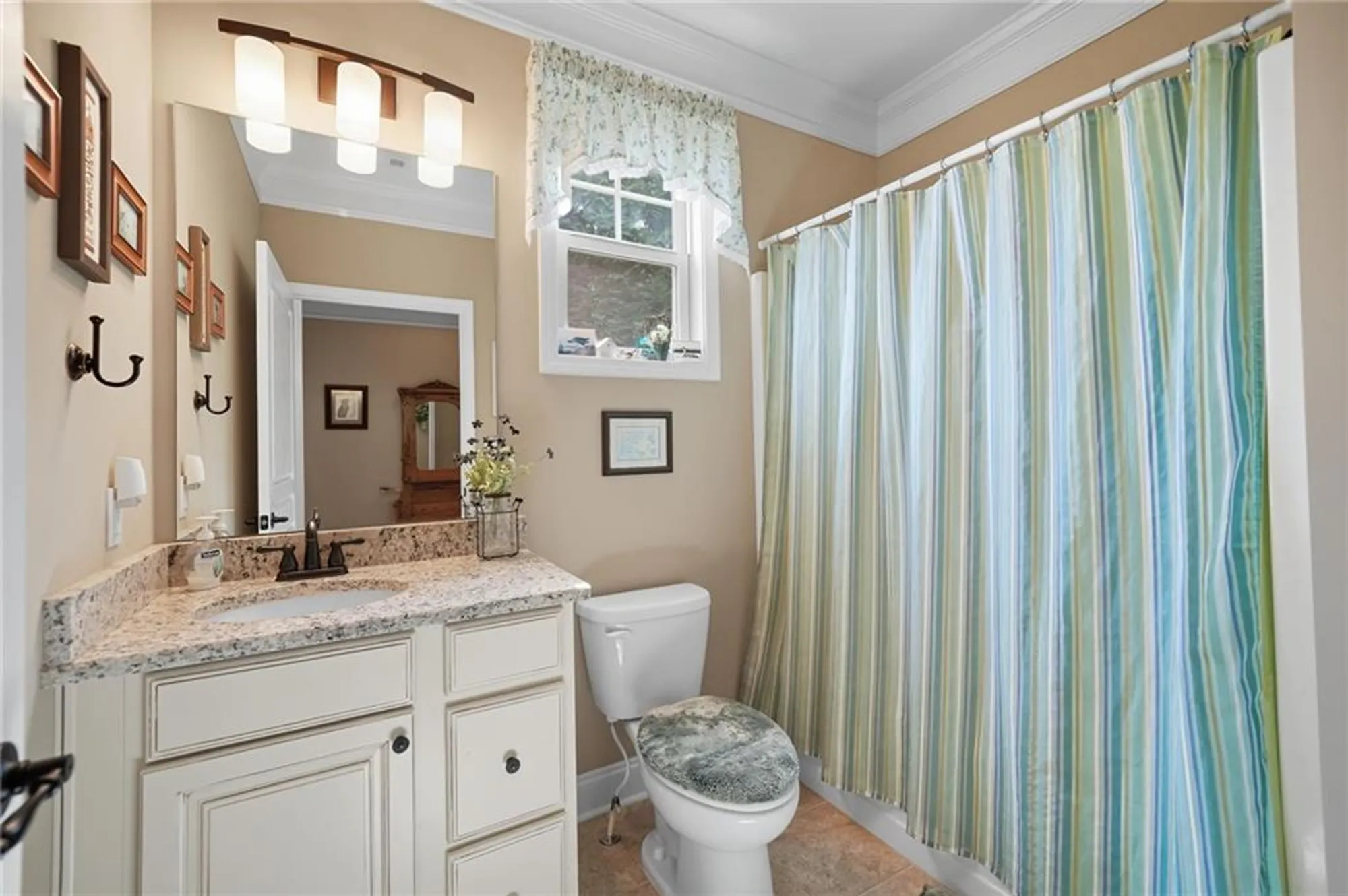 Property Slideshow image 10 of 66 | 633 hemlock trl, Canton, GA, 30114