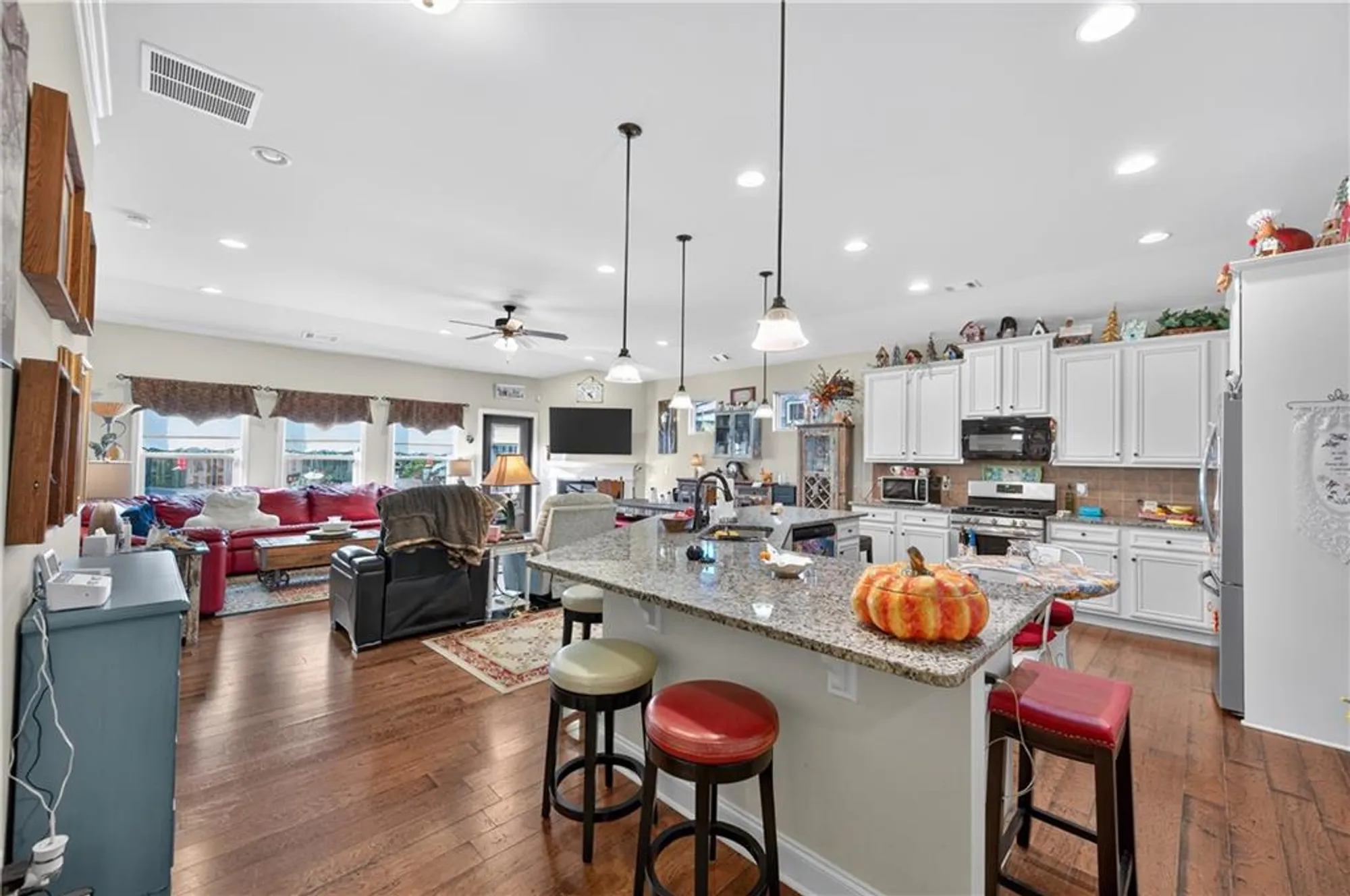 Property Slideshow image 7 of 32 | 1690 piedmont ln, Cumming, GA, 30040