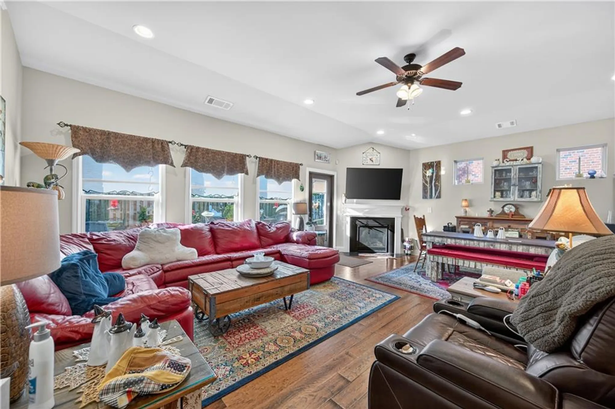 Property Slideshow image 14 of 32 | 1690 piedmont ln, Cumming, GA, 30040