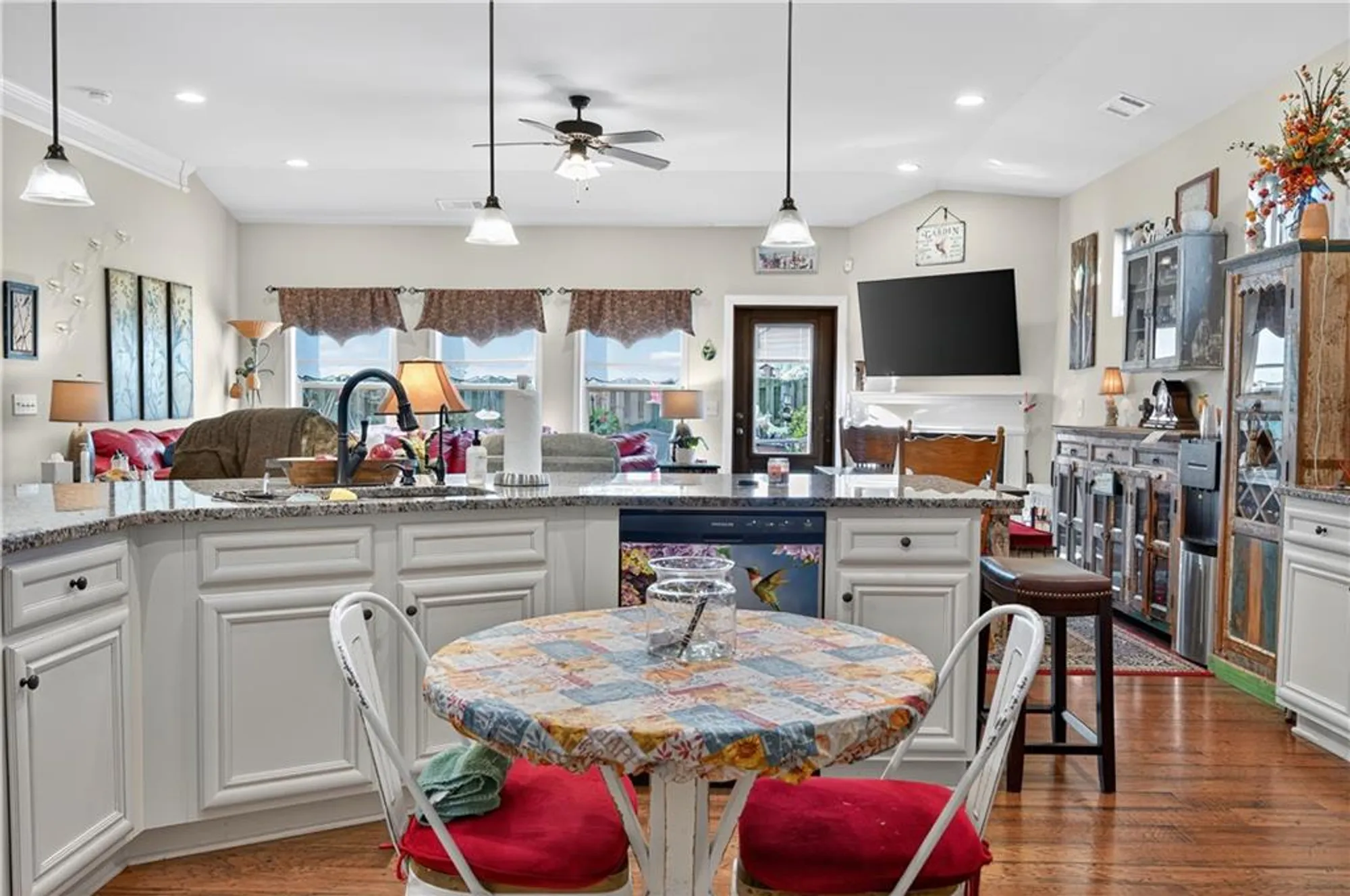 Property Slideshow image 10 of 32 | 1690 piedmont ln, Cumming, GA, 30040