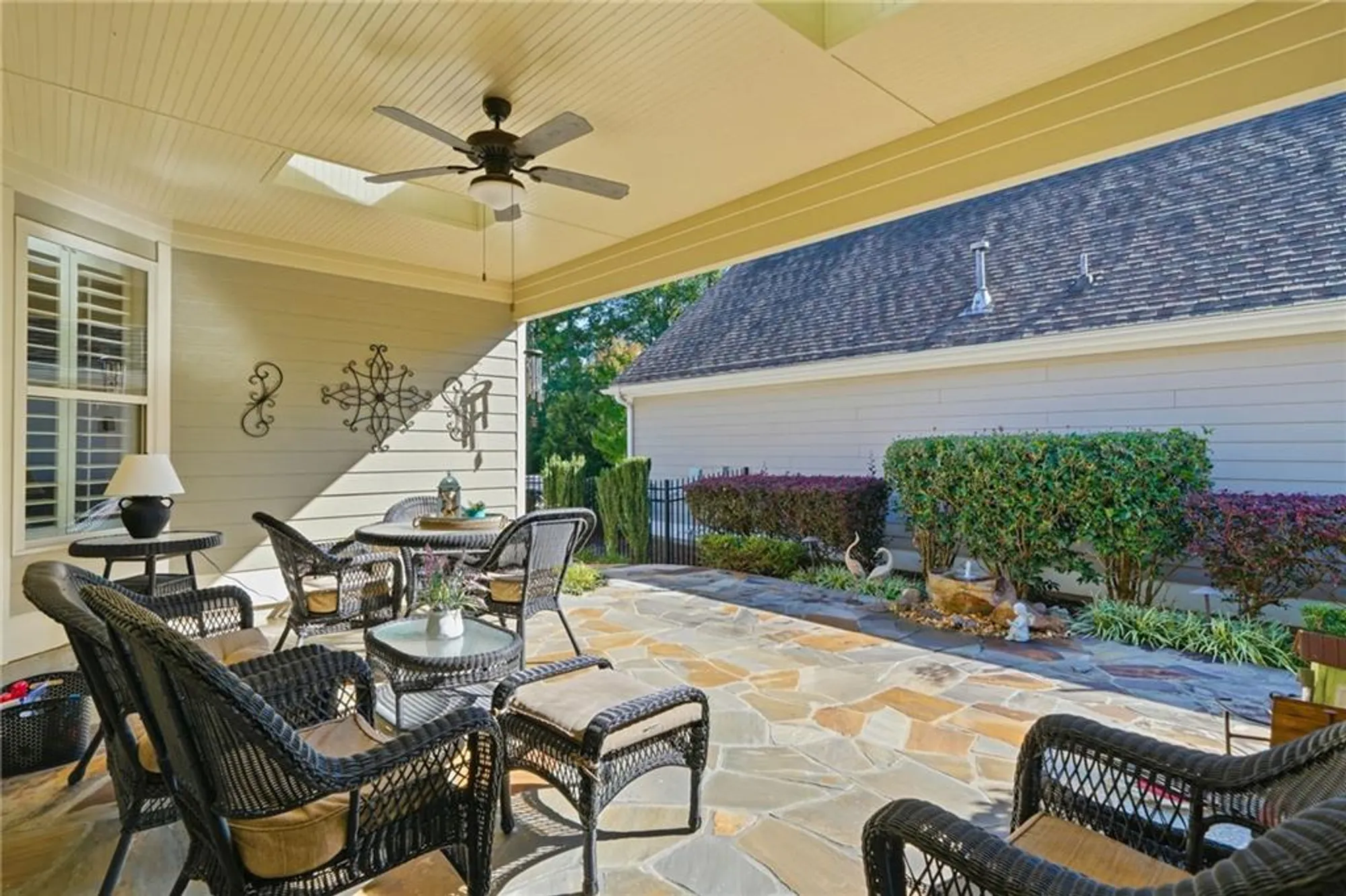 Property Slideshow image 29 of 44 | 126 heron xing, Woodstock, GA, 30188