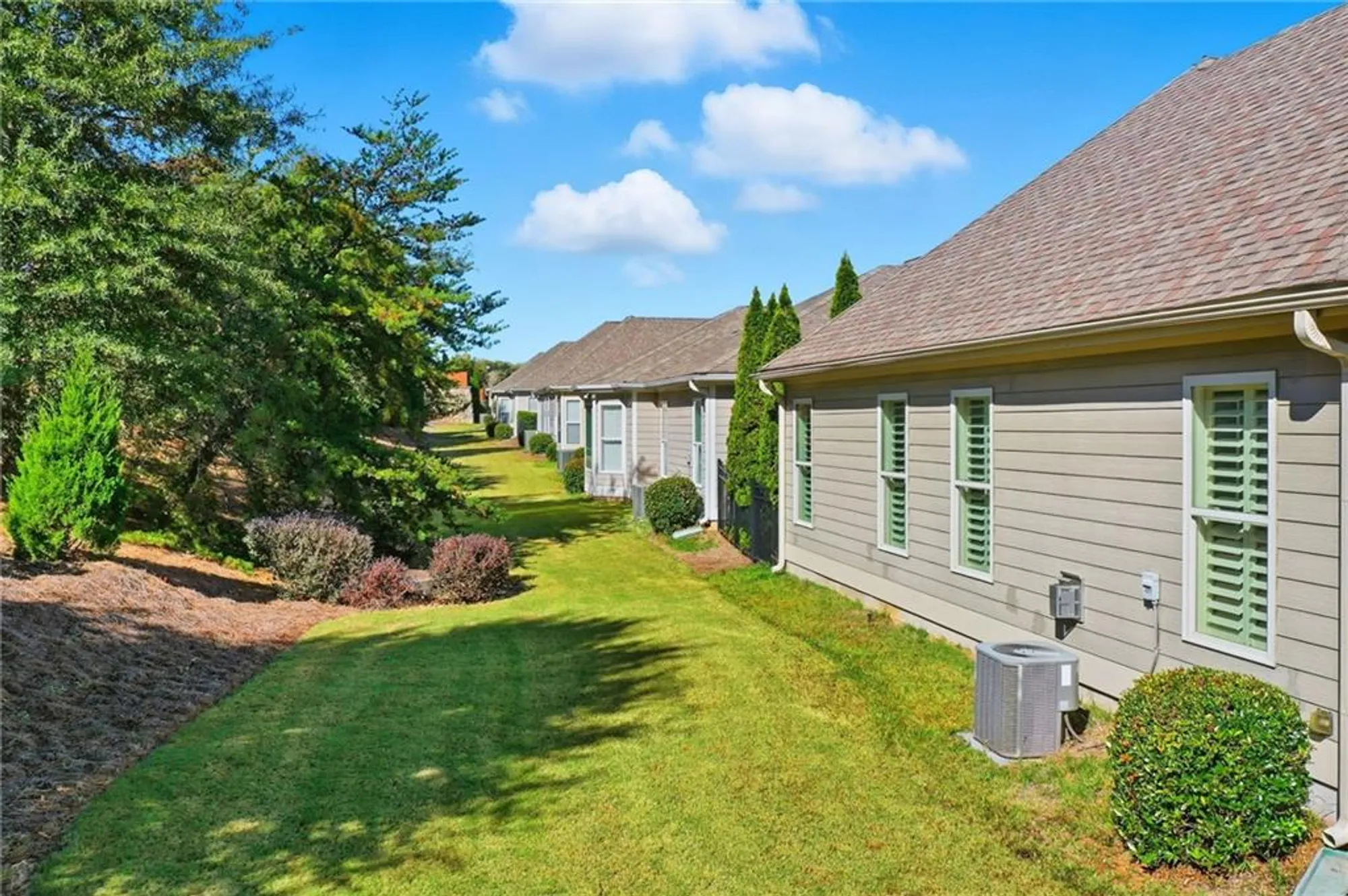 Property Slideshow image 33 of 44 | 126 heron xing, Woodstock, GA, 30188