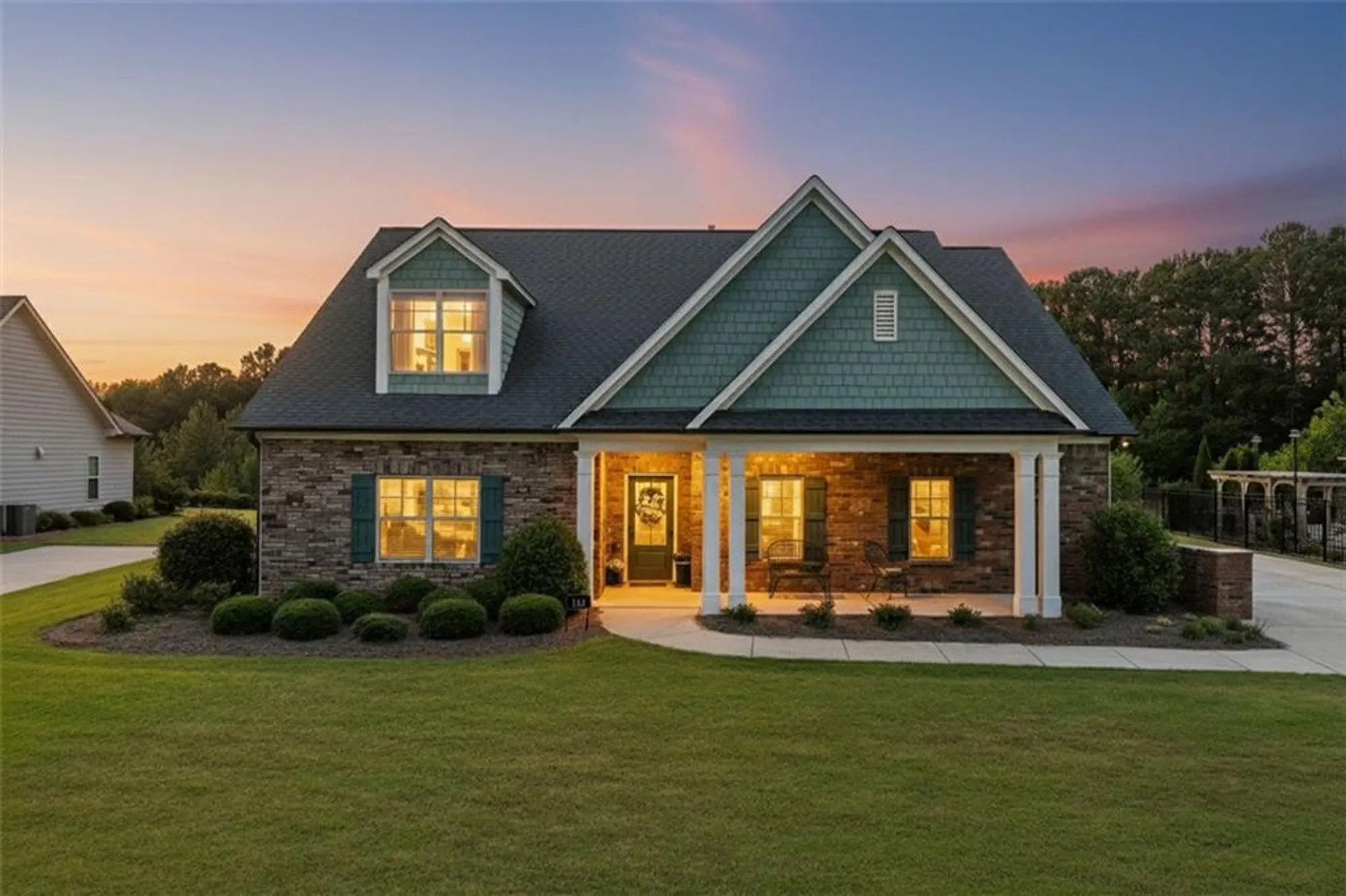 Property Slideshow image 2 of 40 | 120 sweetbriar farm rd, Woodstock, GA, 30188