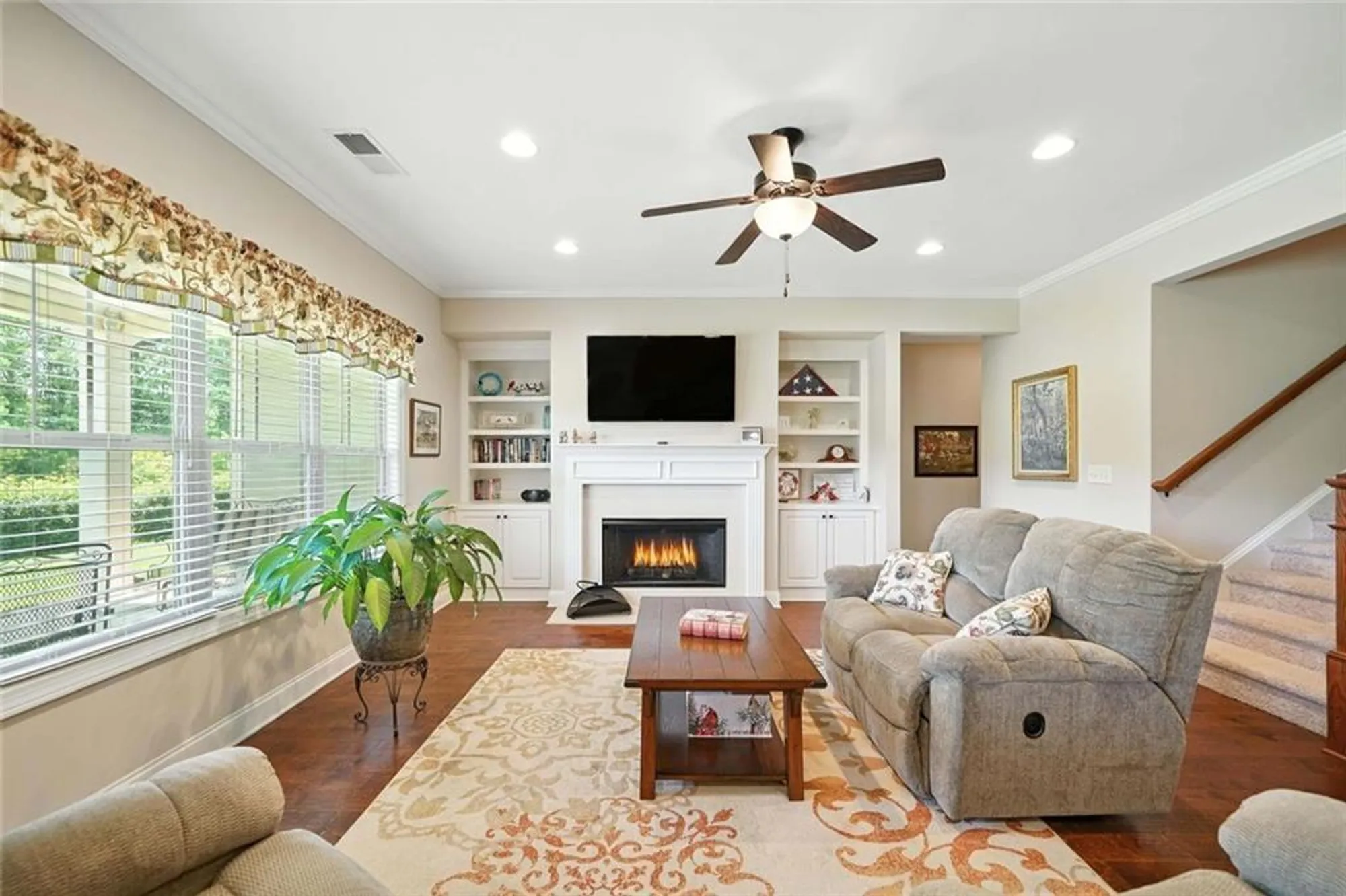 Property Slideshow image 10 of 40 | 120 sweetbriar farm rd, Woodstock, GA, 30188