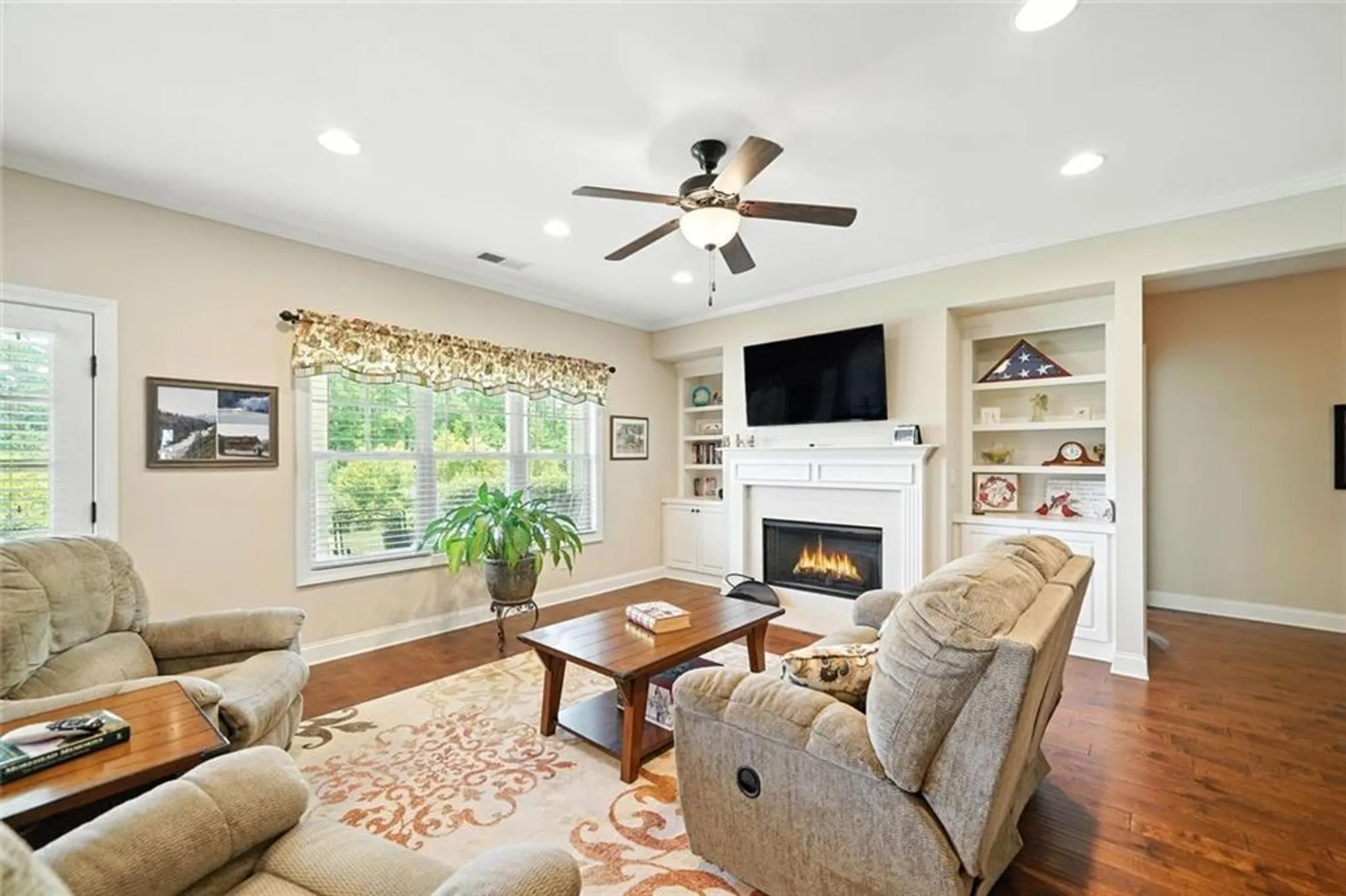 Property Slideshow image 12 of 40 | 120 sweetbriar farm rd, Woodstock, GA, 30188