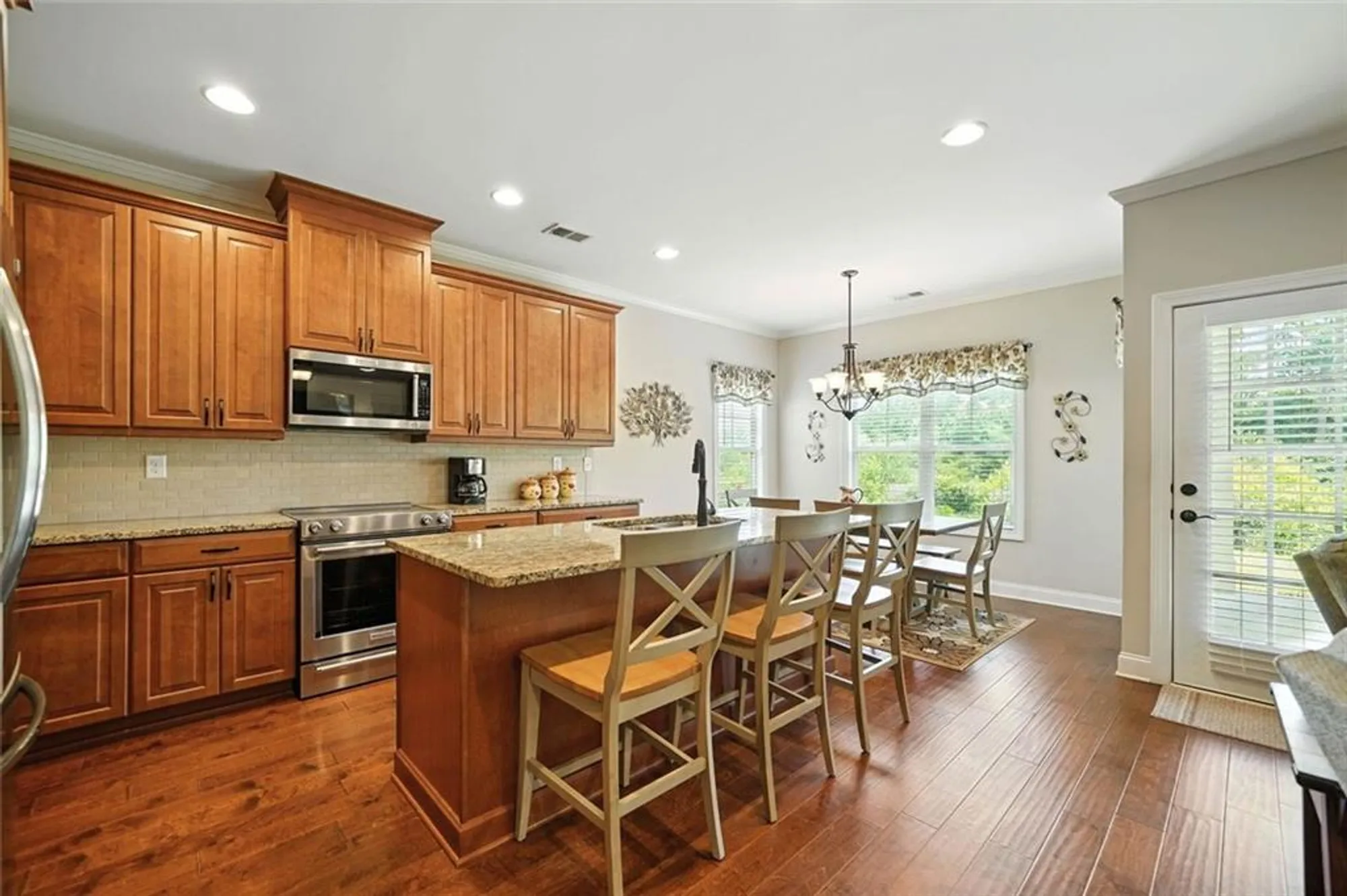 Property Slideshow image 15 of 40 | 120 sweetbriar farm rd, Woodstock, GA, 30188