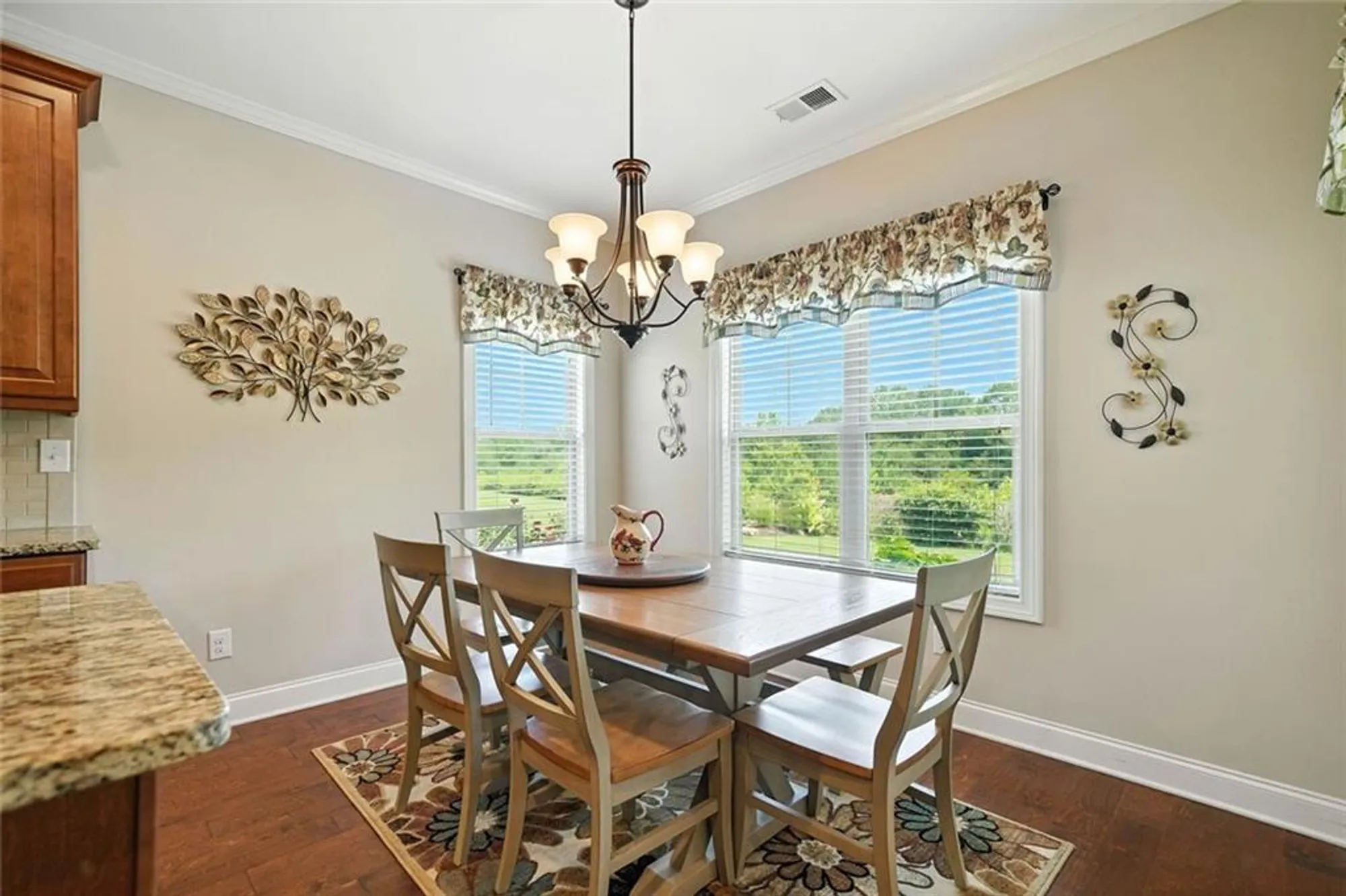 Property Slideshow image 16 of 40 | 120 sweetbriar farm rd, Woodstock, GA, 30188