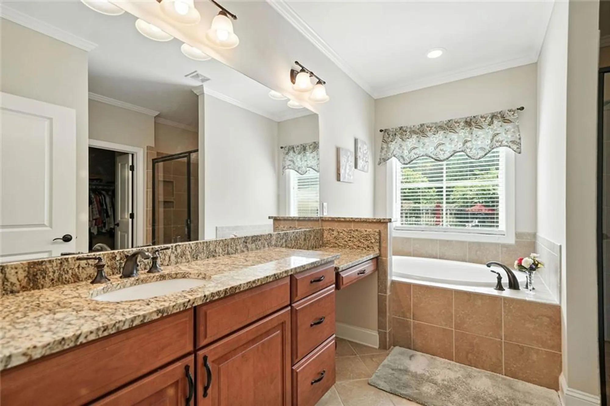 Property Slideshow image 21 of 40 | 120 sweetbriar farm rd, Woodstock, GA, 30188