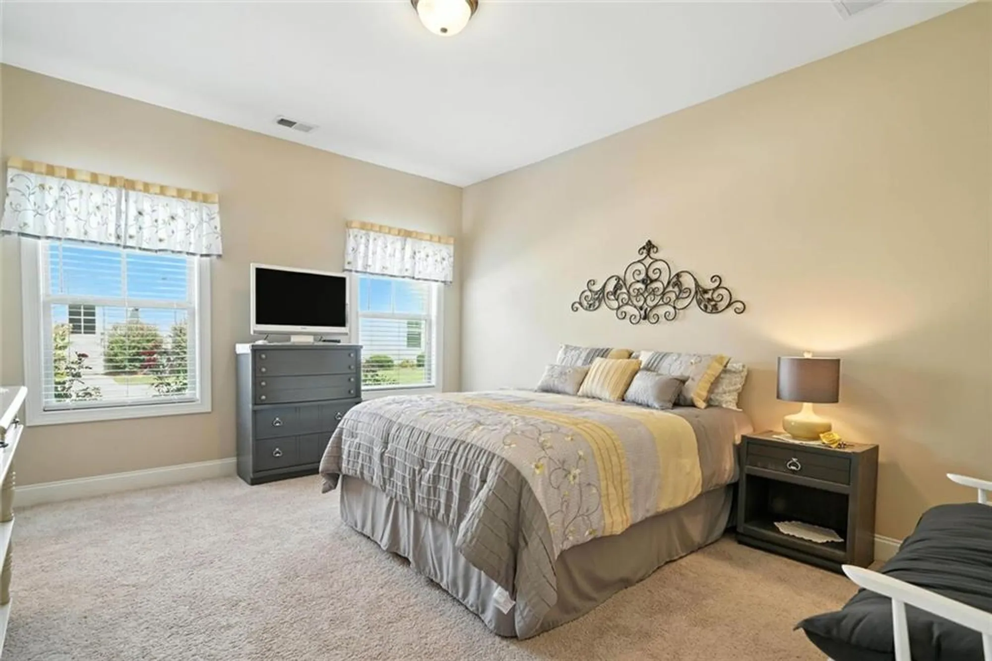 Property Slideshow image 23 of 40 | 120 sweetbriar farm rd, Woodstock, GA, 30188