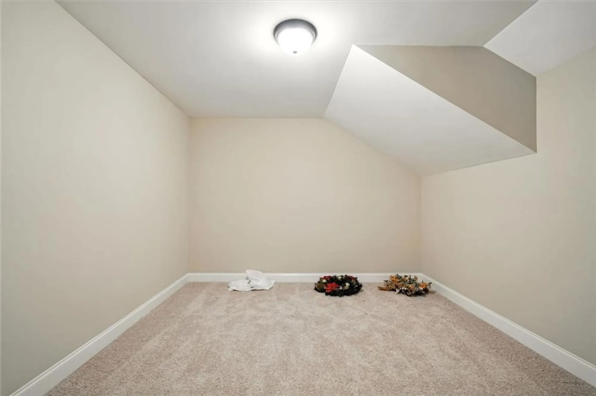 Property Slideshow image 29 of 40 | 120 sweetbriar farm rd, Woodstock, GA, 30188