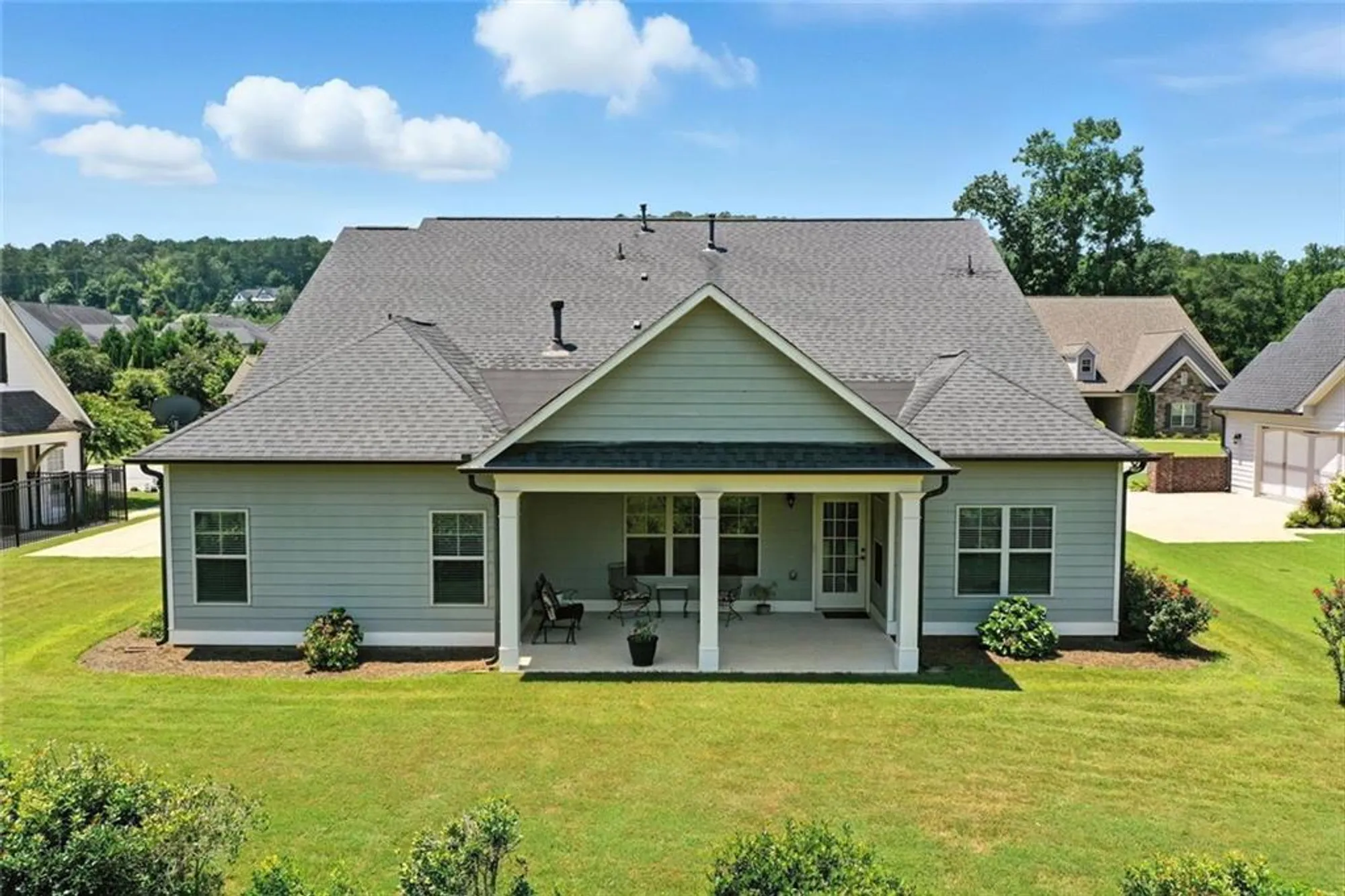 Property Slideshow image 33 of 40 | 120 sweetbriar farm rd, Woodstock, GA, 30188