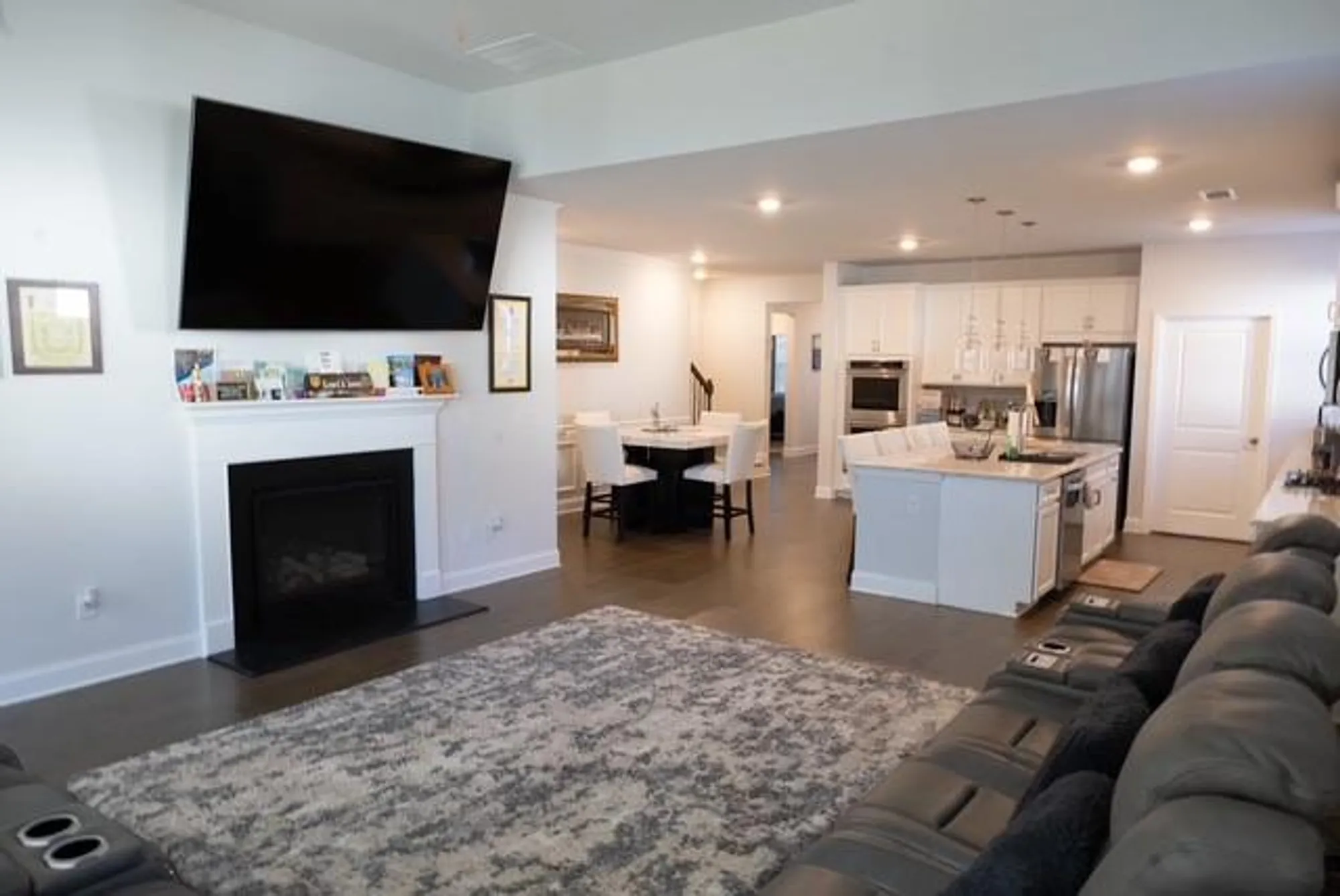 Property Slideshow image 11 of 35 | 2716 knob creek dr, Snellville, GA, 30078