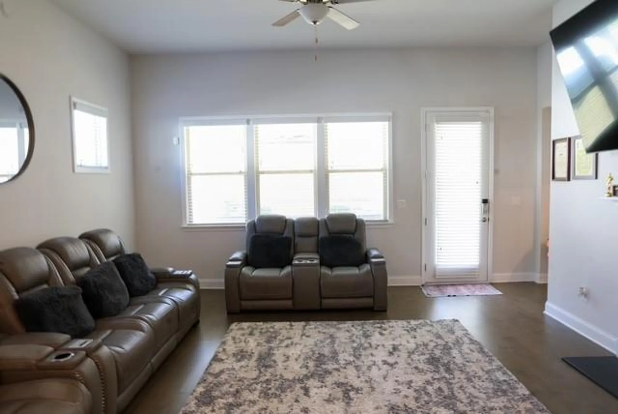 Property Slideshow image 14 of 35 | 2716 knob creek dr, Snellville, GA, 30078