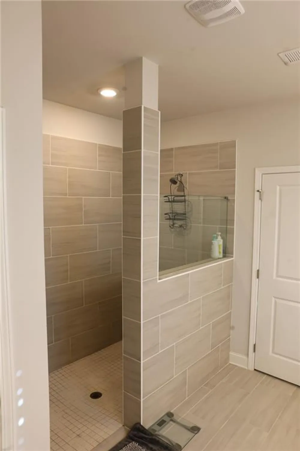 Property Slideshow image 22 of 35 | 2716 knob creek dr, Snellville, GA, 30078