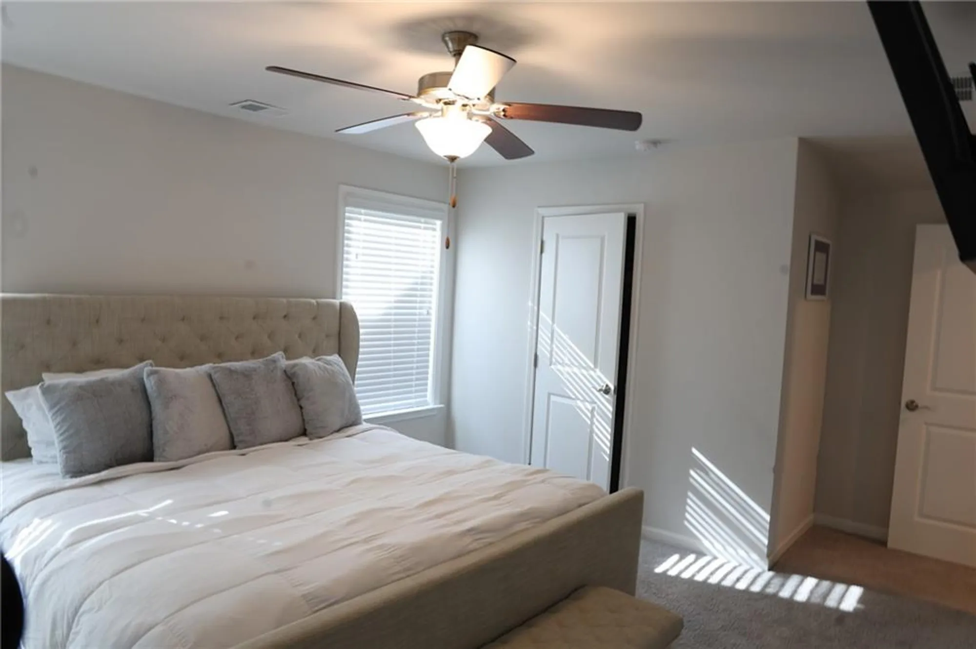 Property Slideshow image 30 of 35 | 2716 knob creek dr, Snellville, GA, 30078