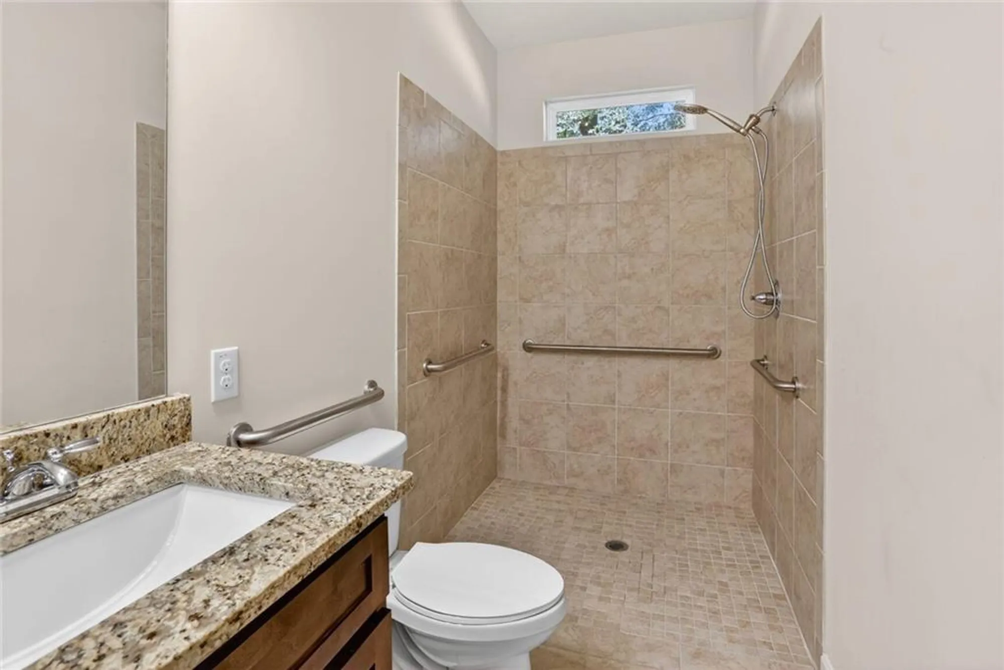 Property Slideshow image 8 of 9 | 250 rosenwald ln, Hampton, GA, 30228