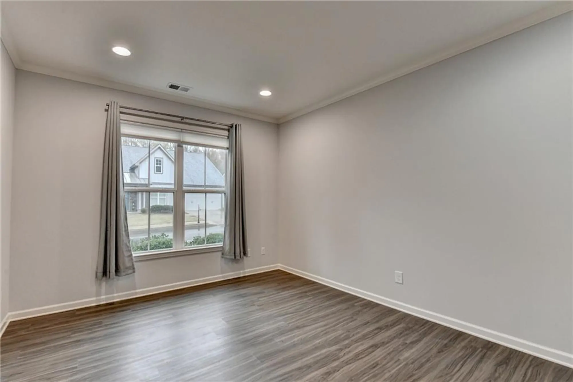 Property Slideshow image 5 of 32 | 412 manor ridge vw, Alpharetta, GA, 30004