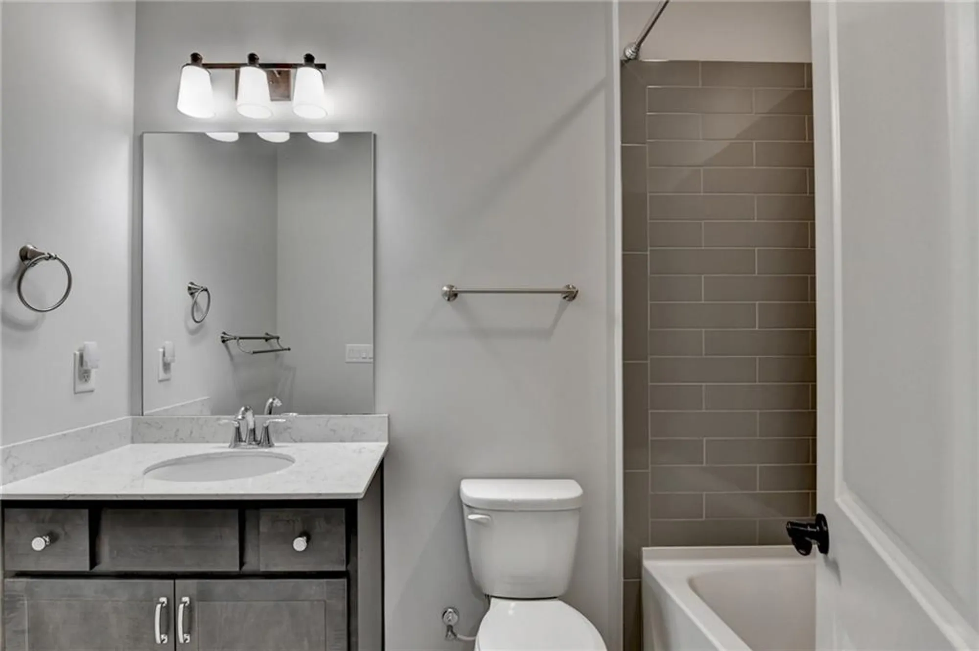 Property Slideshow image 26 of 32 | 412 manor ridge vw, Alpharetta, GA, 30004