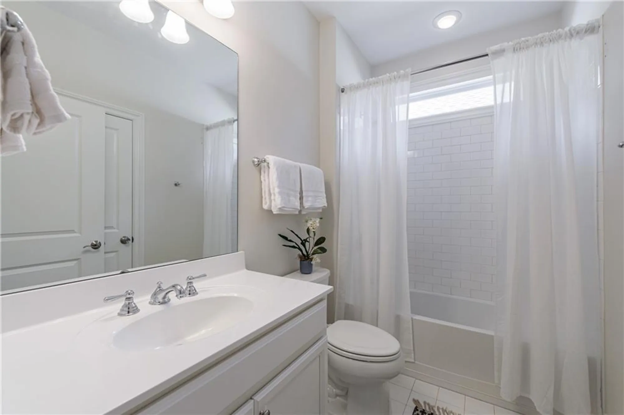 Property Slideshow image 6 of 34 | 403 heron lndg, Woodstock, GA, 30188