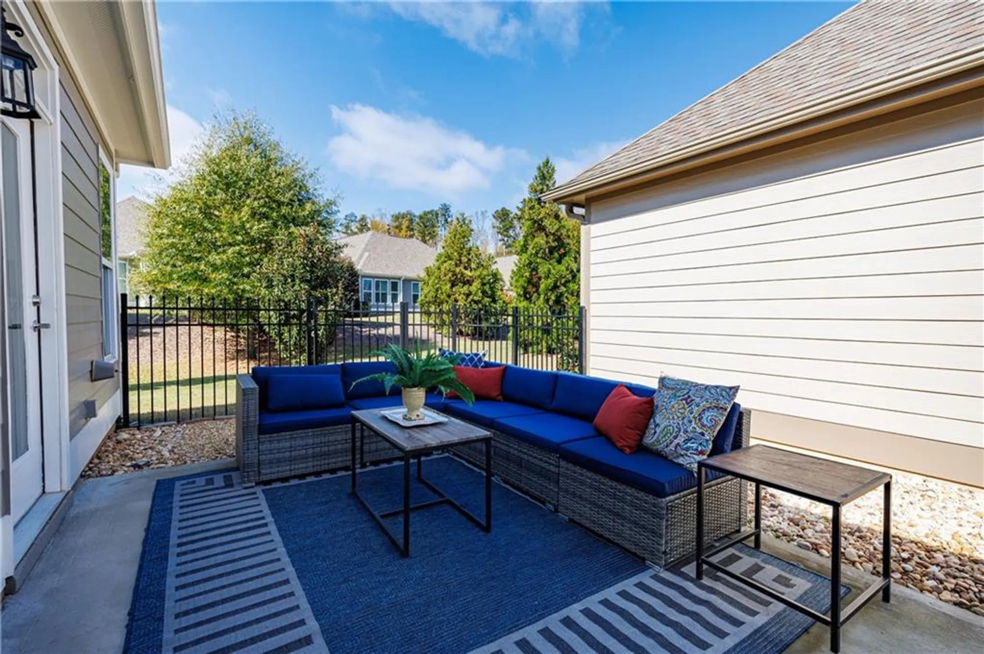 Property Slideshow image 23 of 34 | 403 heron lndg, Woodstock, GA, 30188