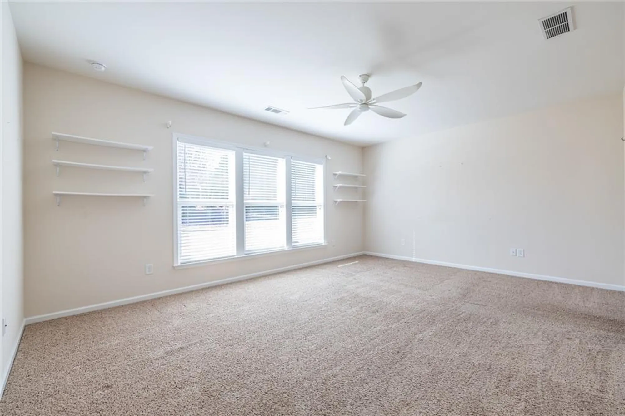 Property Slideshow image 32 of 40 | 627 bentgrass ct, Griffin, GA, 30223