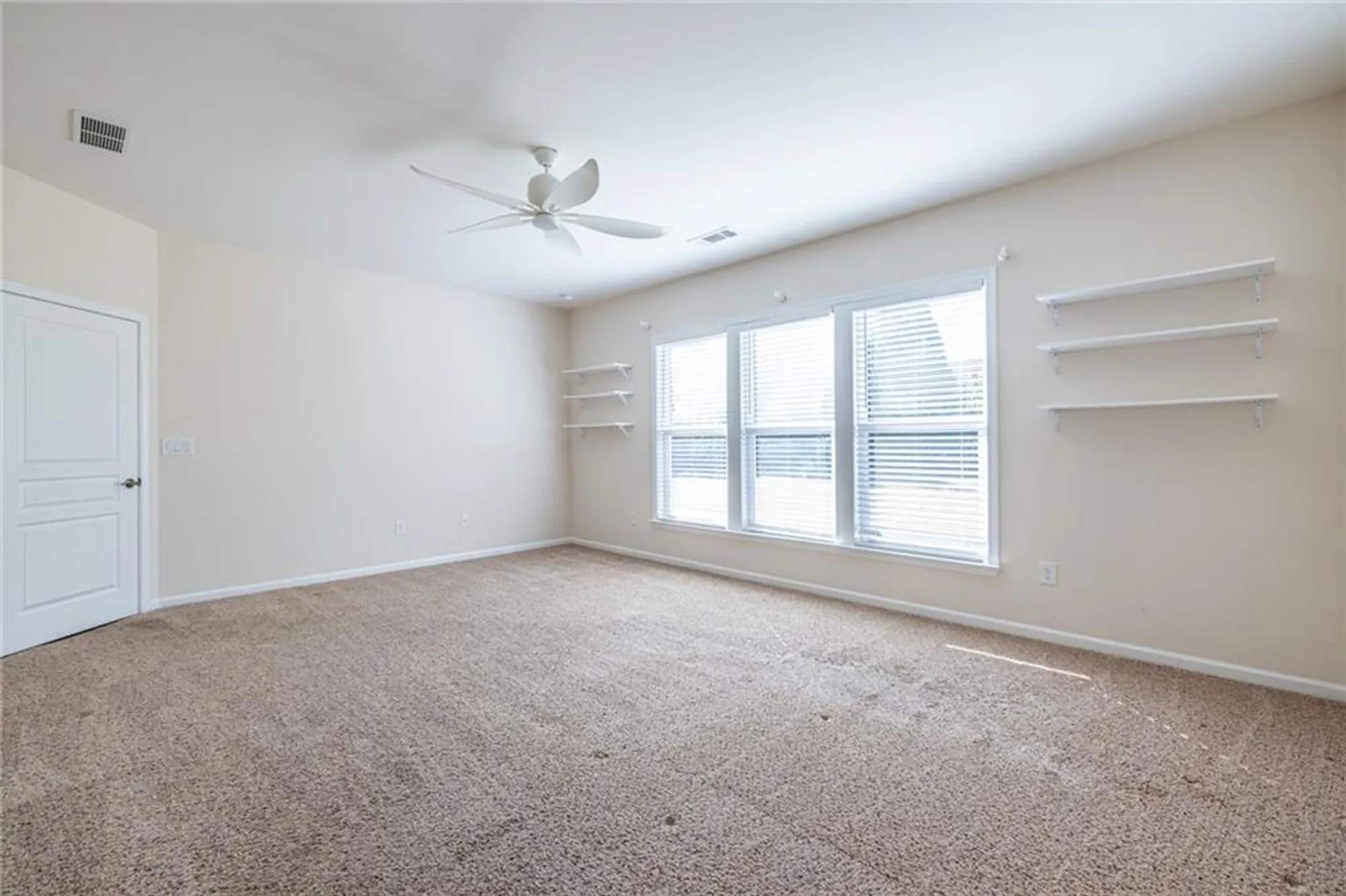 Property Slideshow image 33 of 40 | 627 bentgrass ct, Griffin, GA, 30223