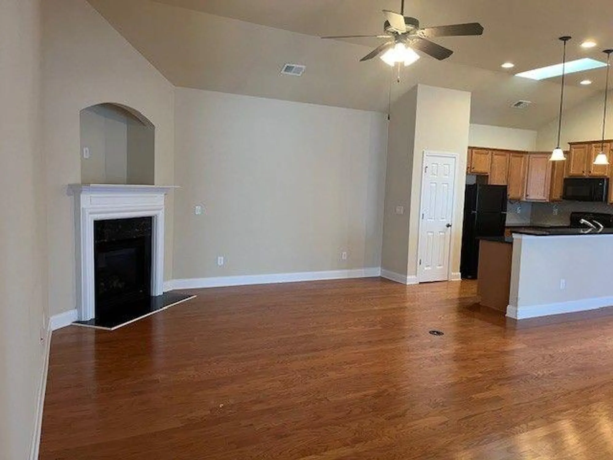 Property Slideshow image 5 of 27 | 238 abercorn way, Woodstock, GA, 30188